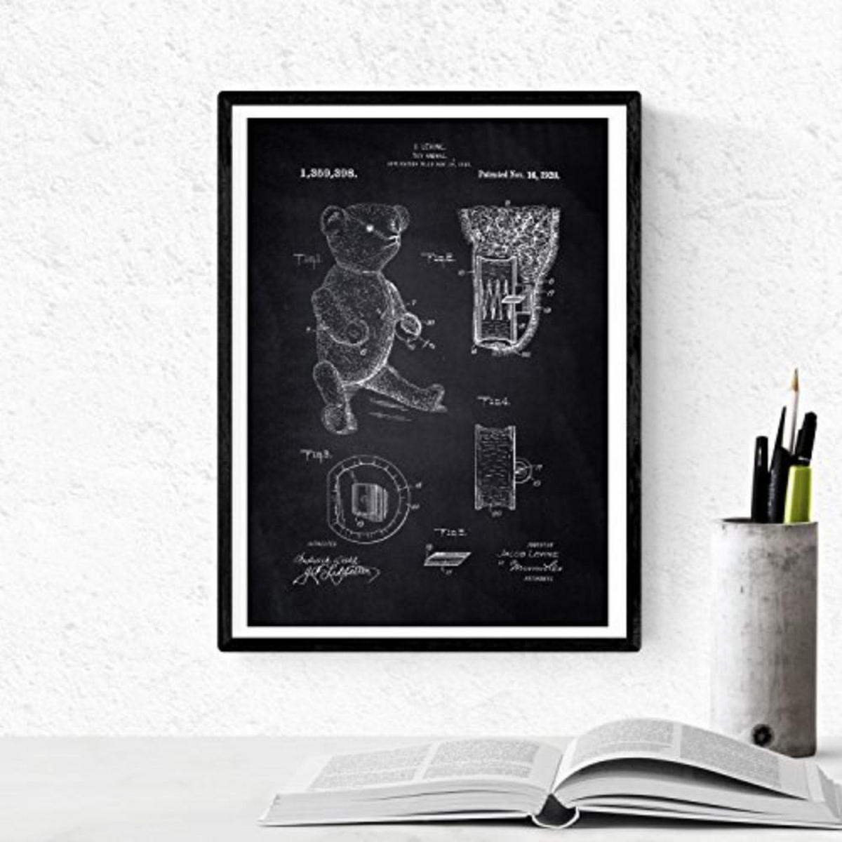 POSTER Set mit 4 Schwarz Kinderspielzeug Patent Stil von Puppen und Spielen A4 Schwarzer Rahmen - Schwarz, Papier (29.7/3cm) - Nacnic