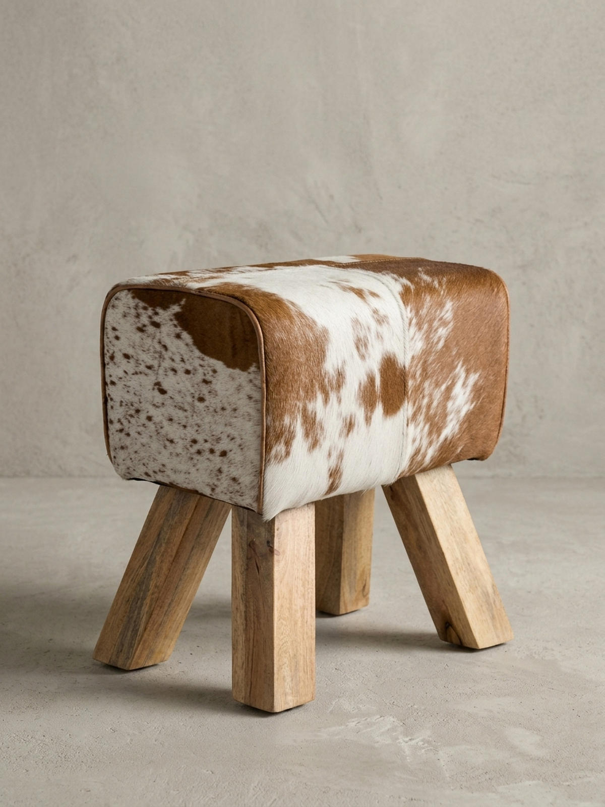 SITZHOCKER Retro Landhaus Holzbeine, Beige-Braun 40x30x47 cm - Beige/Braun, Mangoholz/Leder (40/47/30cm) - KADIMA DESIGN