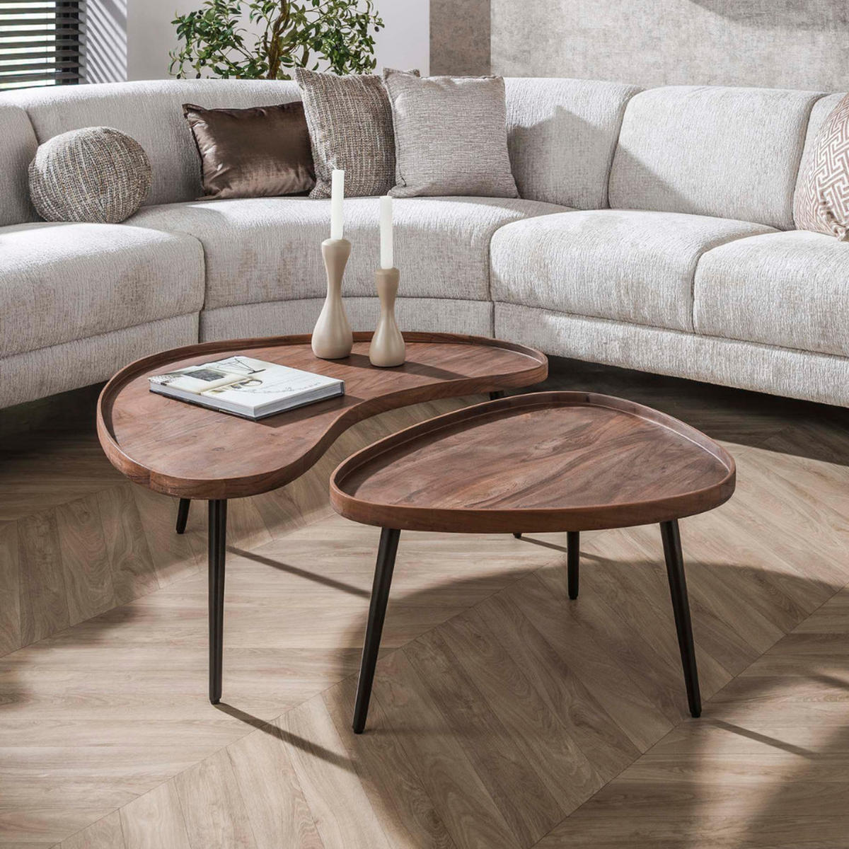 COUCHTISCH MATEO VASSOIN Organische Tablett-Tische aus massiver Akazie - Braun, Holz (55/103/37cm) - alesvelt
