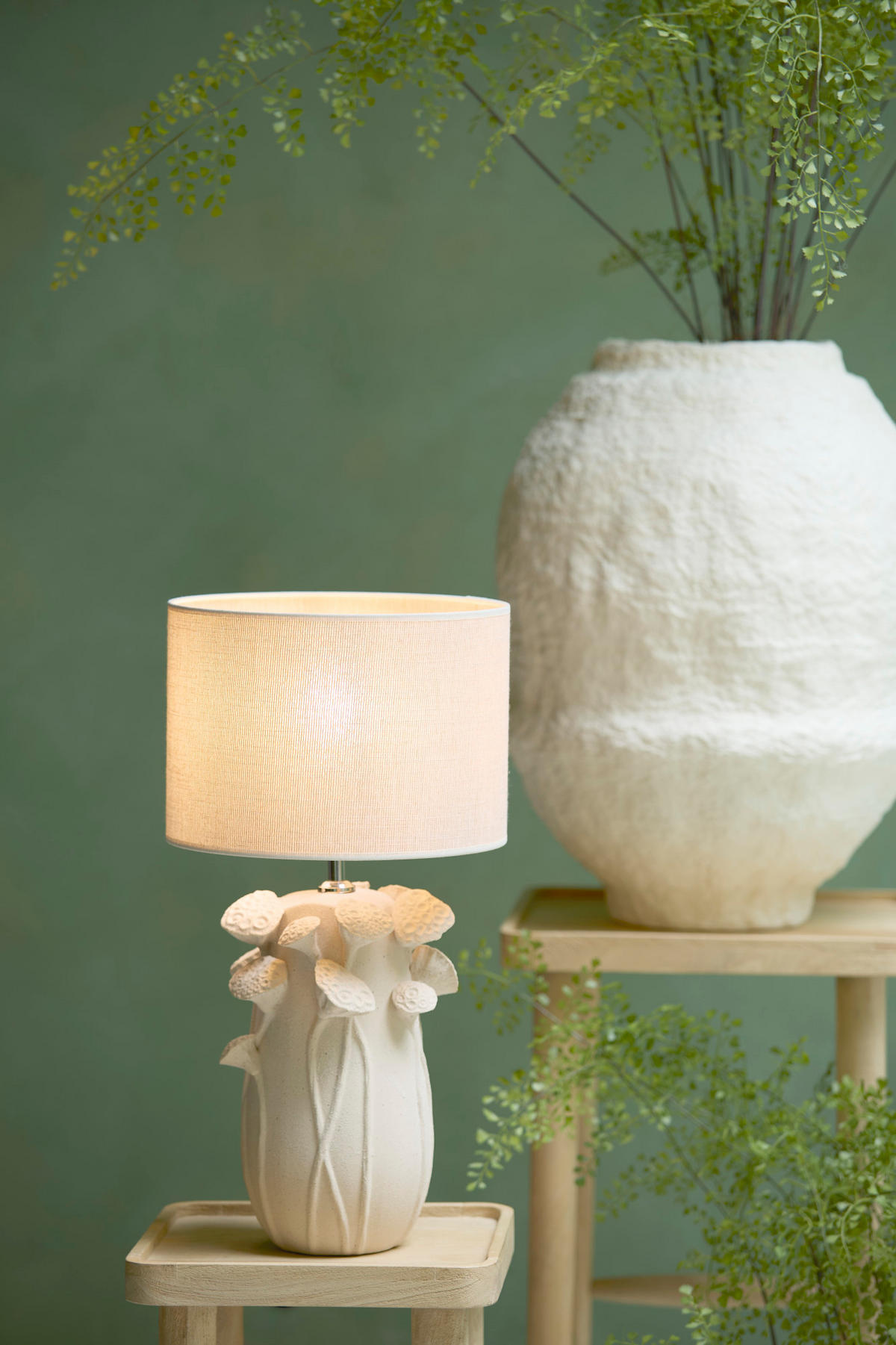 LAMPENFUSS Lavci Weiß 22,5/21/32 cm - Weiß, Keramik (22.5/21/32cm) - Light & Living