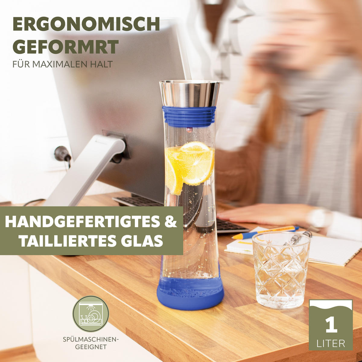 GLASKARAFFE 1 Liter CAROLA, blau, Edelstahl, Silikon - Blau, Glas (1L) - bremermann