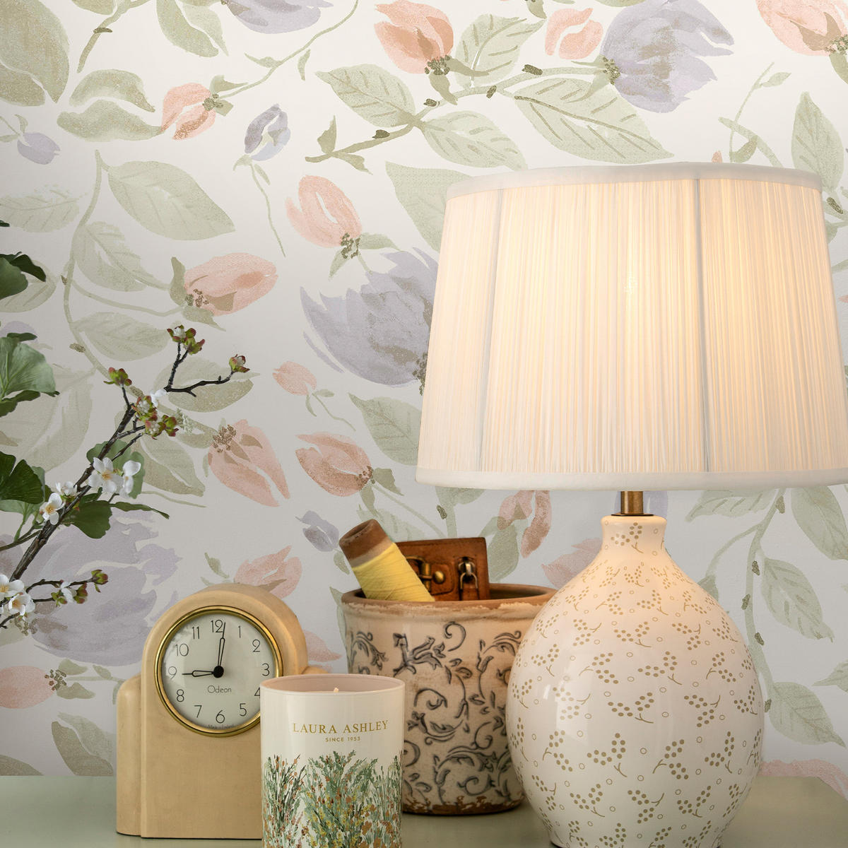 VLIESTAPETE Orisia Peony Blass Salbei Grün Vliestapete - Grün, Papier/Kunststoff (52/1000cm) - Graham & Brown