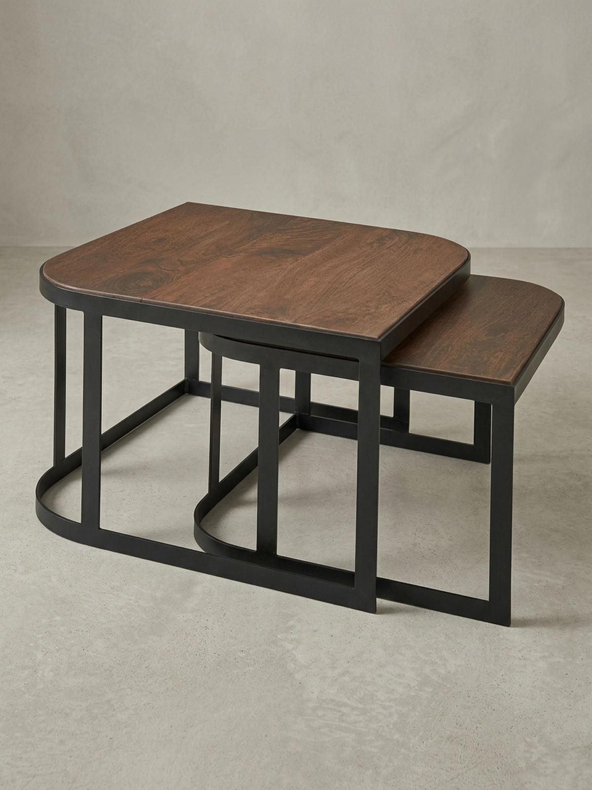 BEISTELLTISCH 2er Set Mango Massivholz Eisen Abgerundete Ecken TIMAVO, Schwarz - Schwarz, Holz/Metall (60/60/40cm) - KADIMA DESIGN