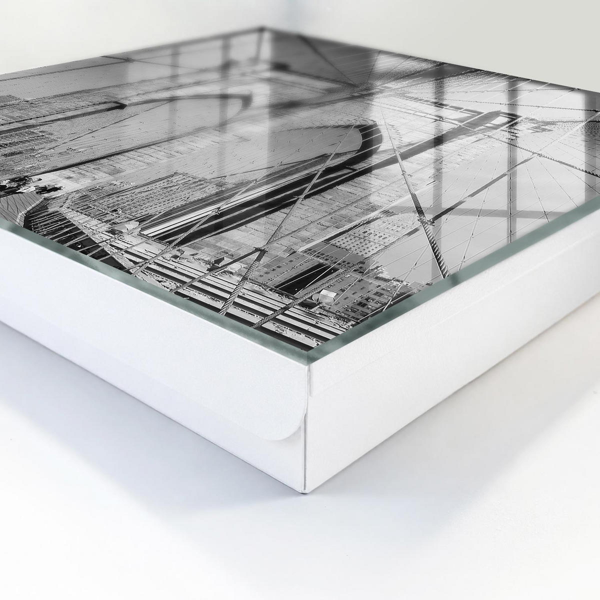 SCHLÜSSELBOX Weiß 30x30 cm – Türöffnung nach rechts - Ikonische Brücke - Multicolor, Metall (30/30/5cm) - TULUP