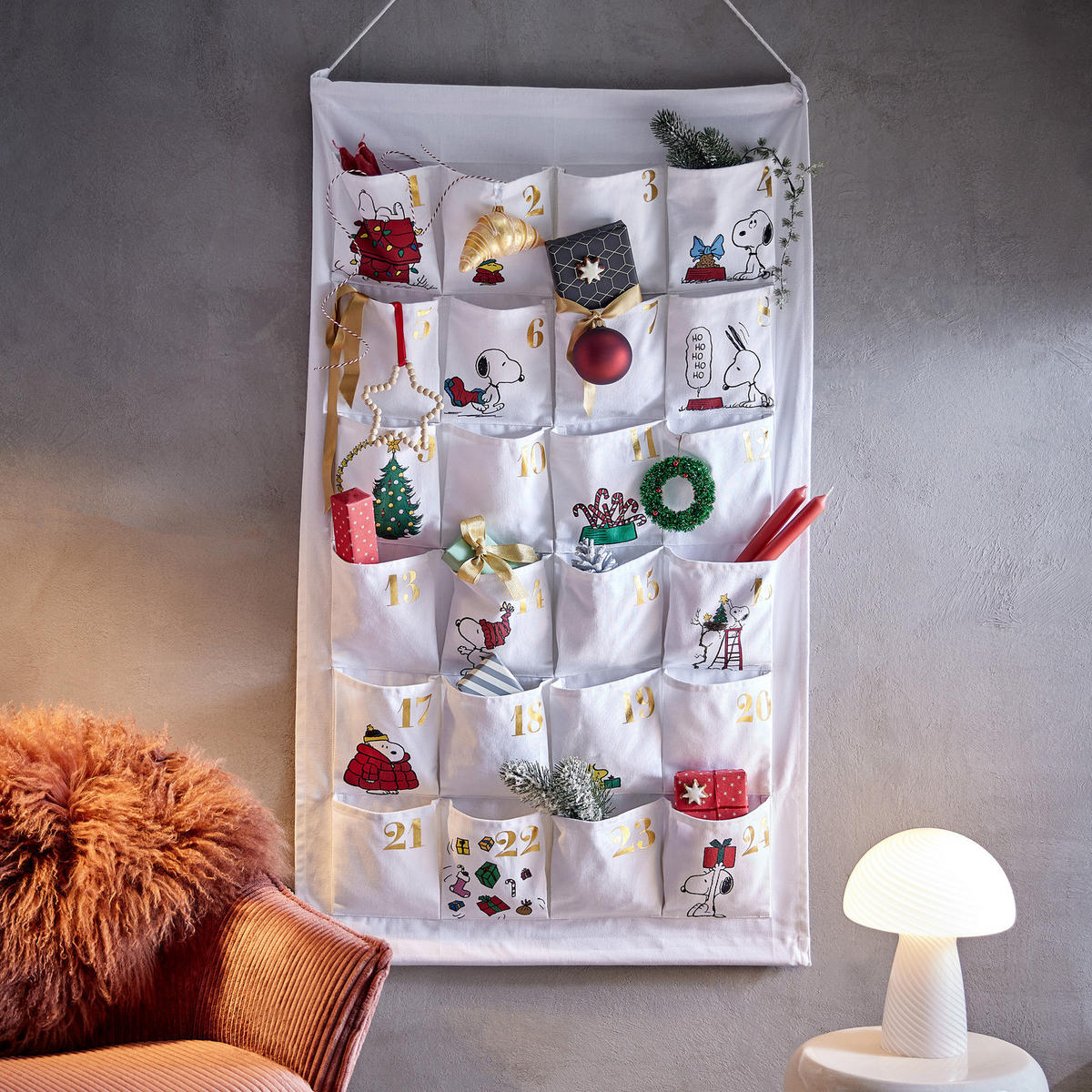 ADVENTSKALENDER Santa Is Coming Peanuts - Multicolor, Holz/Textil (71/123/0.2cm) - Butlers