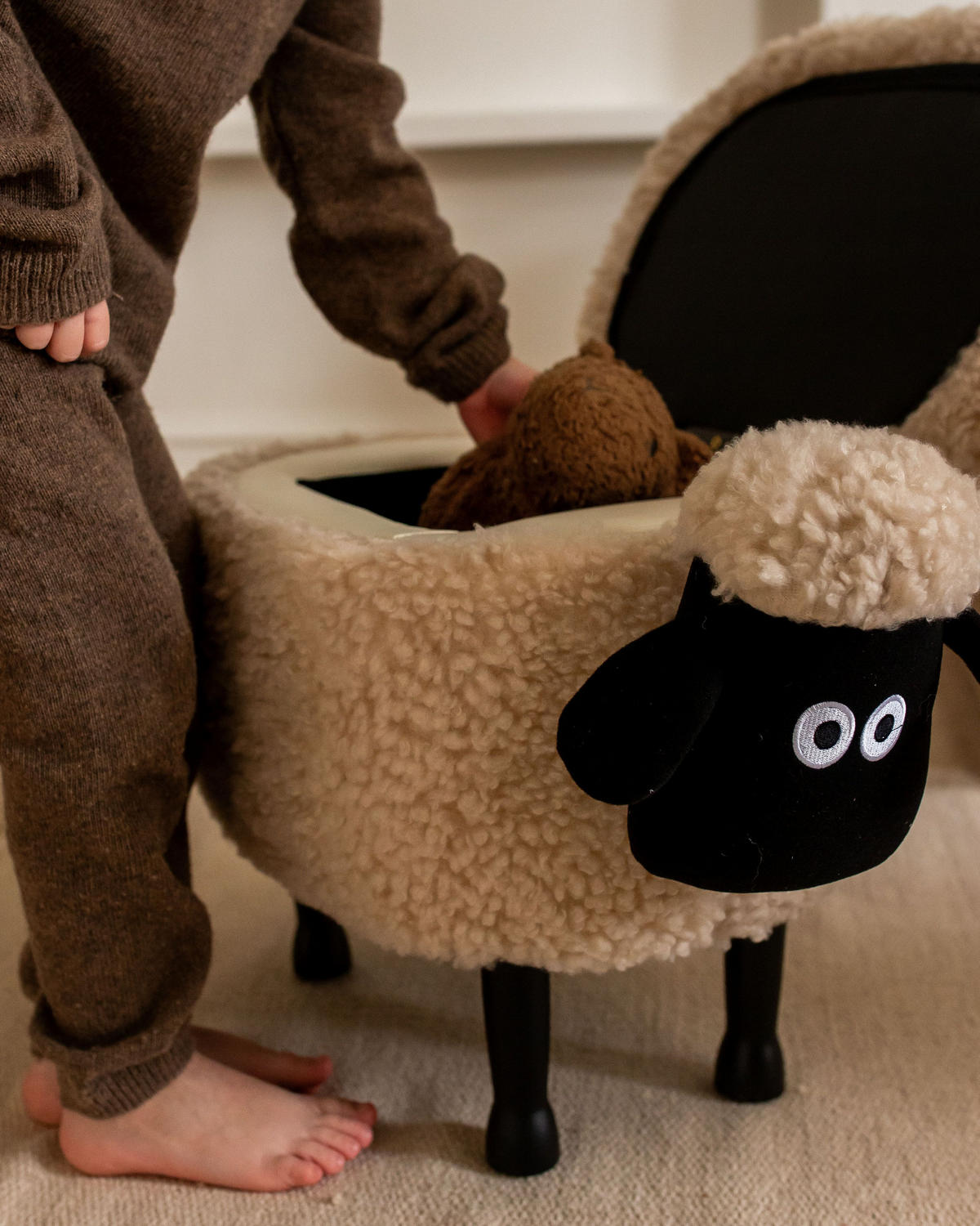STOLIČKA Sheep 35/55/40 cm - béžová, textil/plast (55/40/35cm) - Beliani