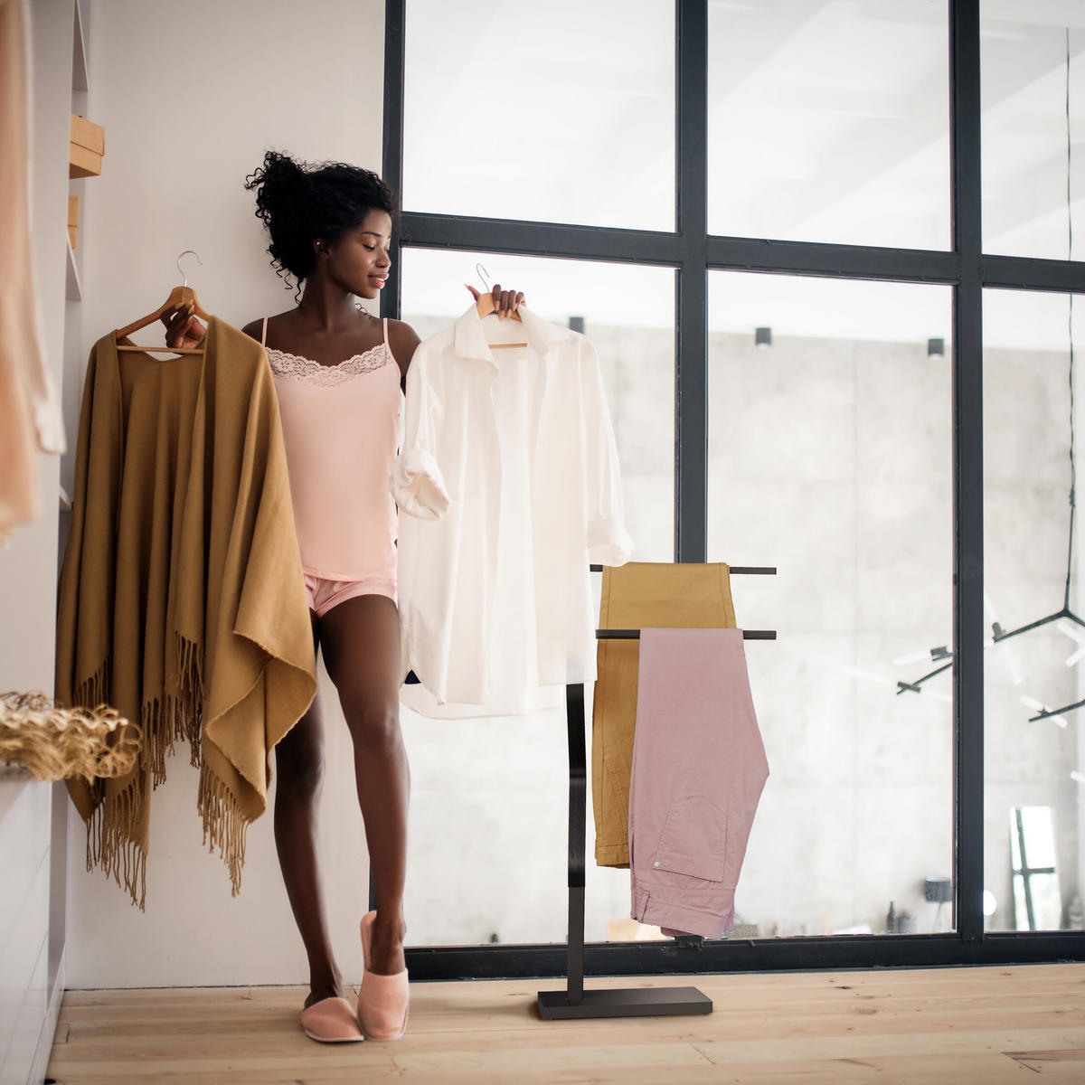 HANDTUCHSTÄNDER - Schwarz, Holzwerkstoff/Metall (43.5/85/20cm) - Relaxdays