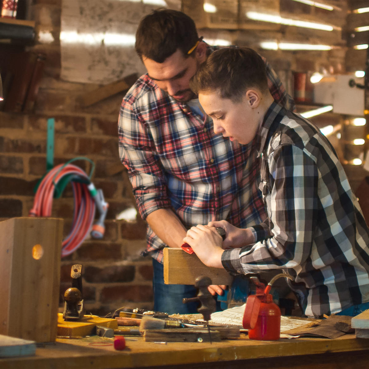 SCHLAUCHHALTER - Dunkelgrün, Metall (32/32.5/16.5cm) - Relaxdays