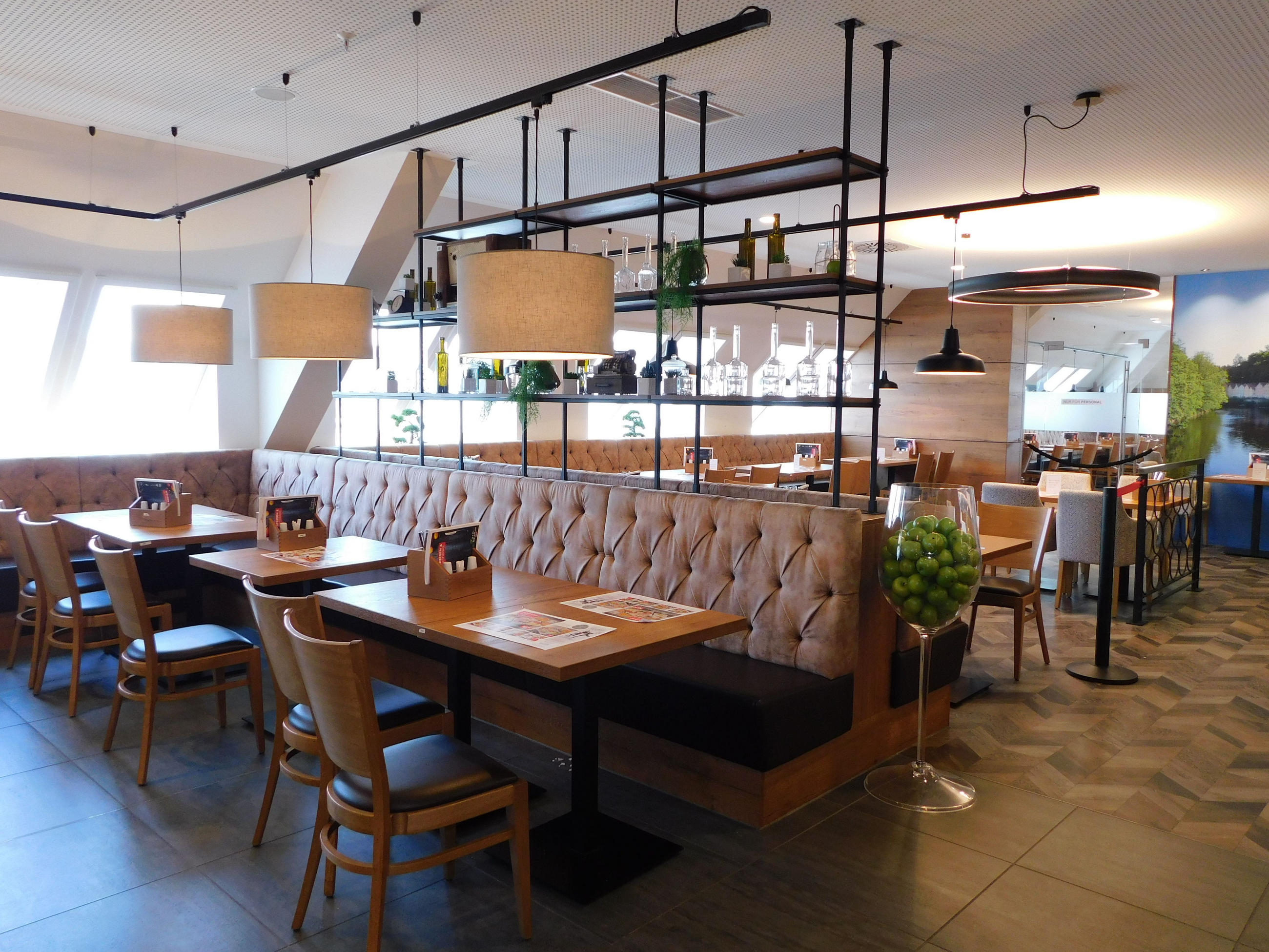 XXXL Restaurant