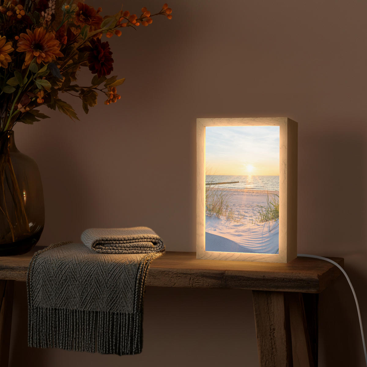 STOLNÍ LAMPA Pláž - Slunce - Duna - Tráva - Písek - Horizont 20x30 cm - koňaková, kompozitní dřevo (8/20/30cm) - OnlyWow