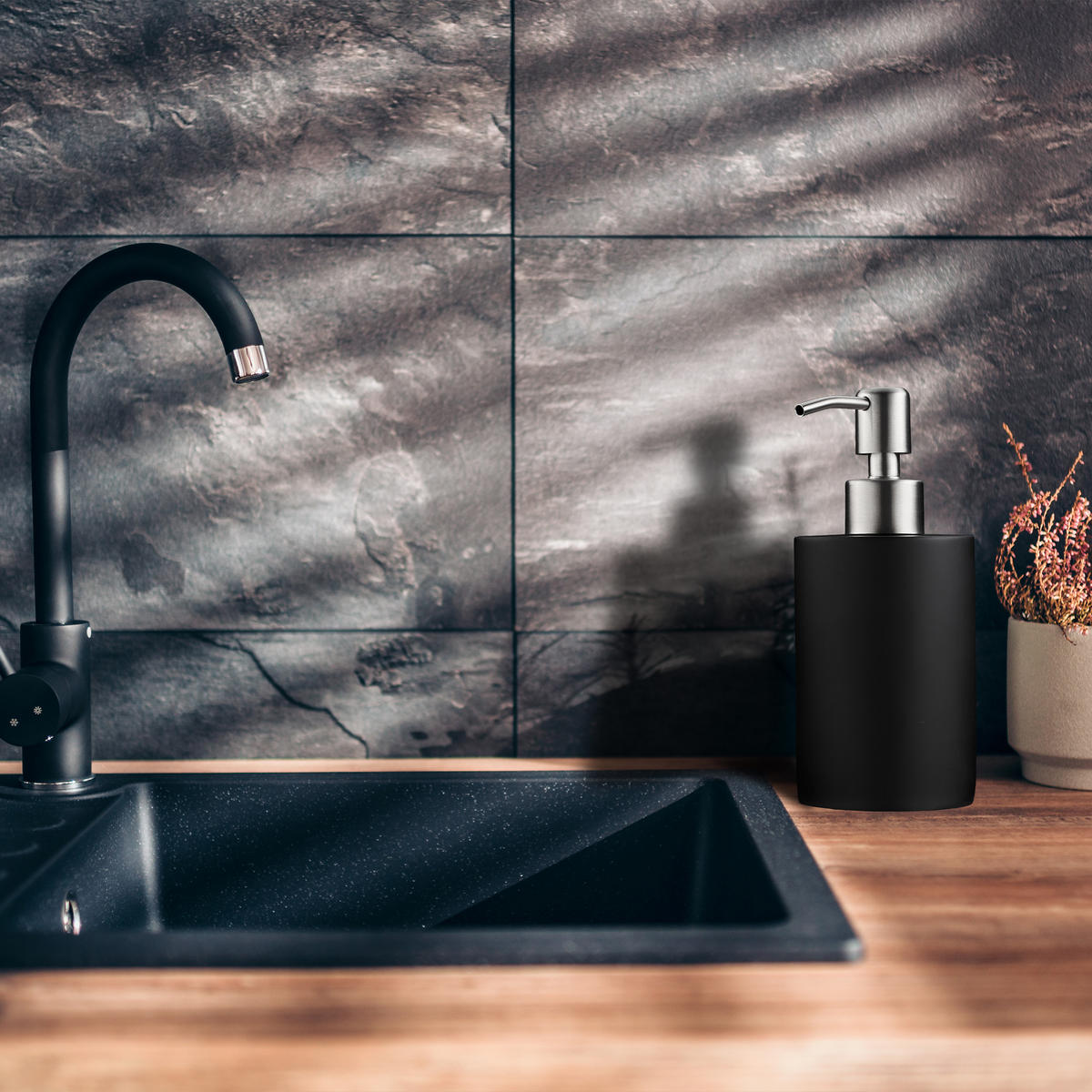 SEIFENSPENDER - Weiß, Kunststoff/Metall (7/16.5/8cm) - Relaxdays