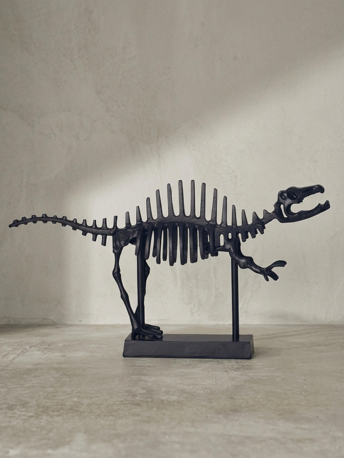 DEKOFIGUR T-Rex Aluminium Schwarz 62 cm mit Sockel - Schwarz, Metall (62/33/12cm) - KADIMA DESIGN