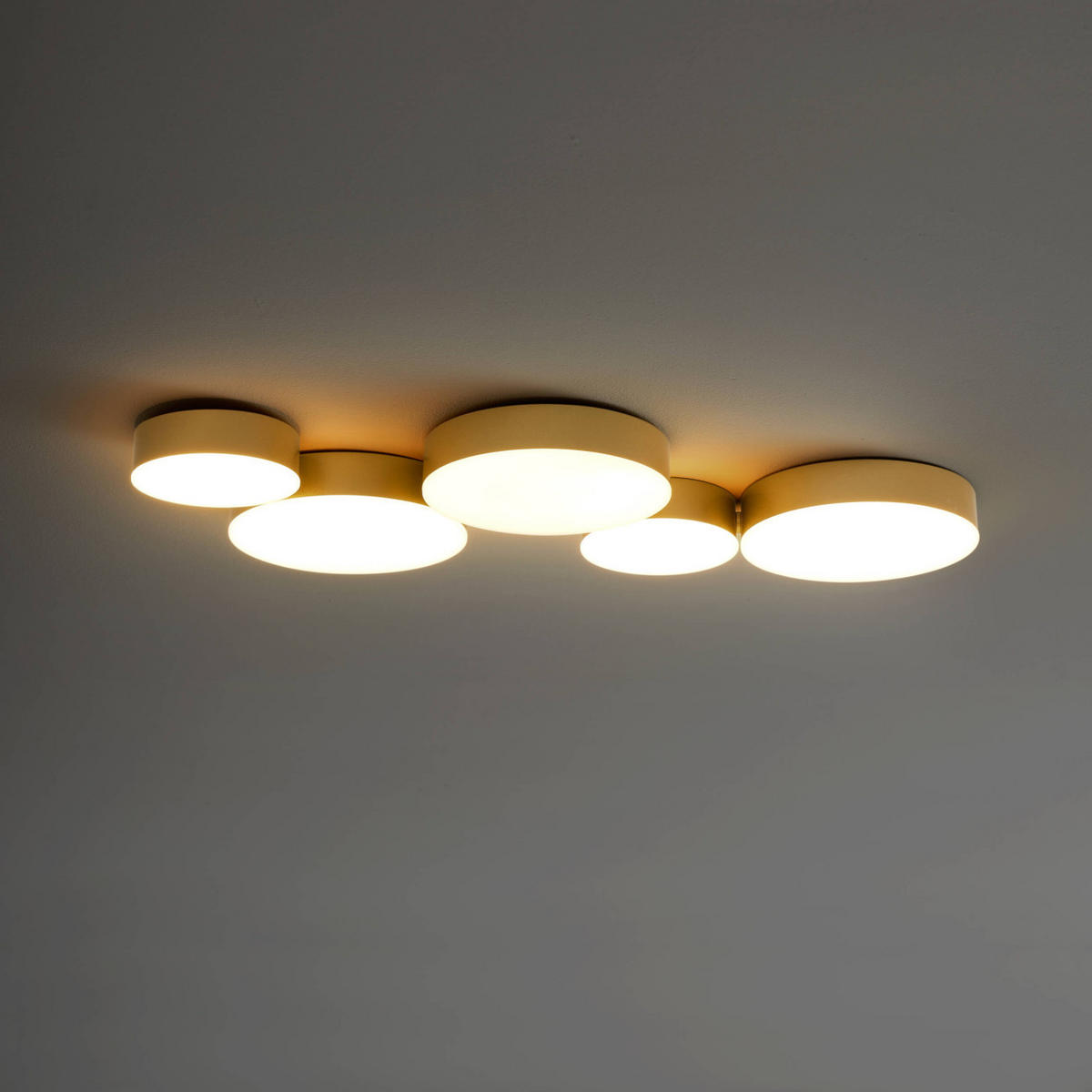 DECKENLEUCHTE Skavi, Gold, 53cm - Goldfarben, Metall (53/26/2.5cm) - KOSILUM