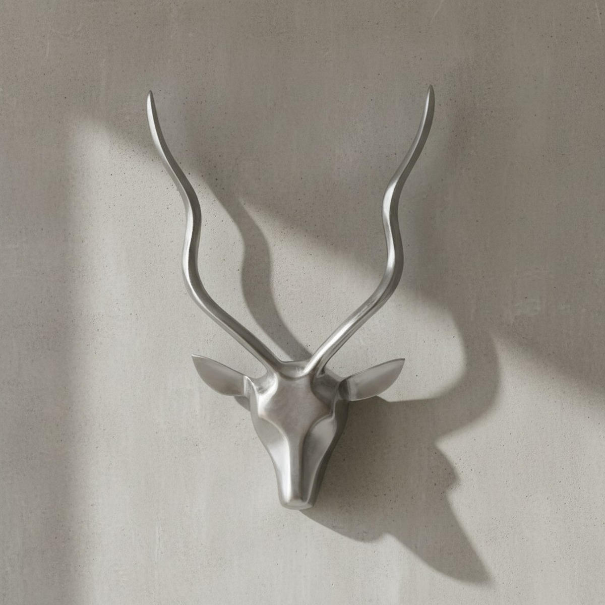 WANDDEKO Hirschgeweih Aluminium silberfarben 33x54x4 cm modern handgefertigt - Silberfarben, Metall (33/54/4cm) - KADIMA DESIGN
