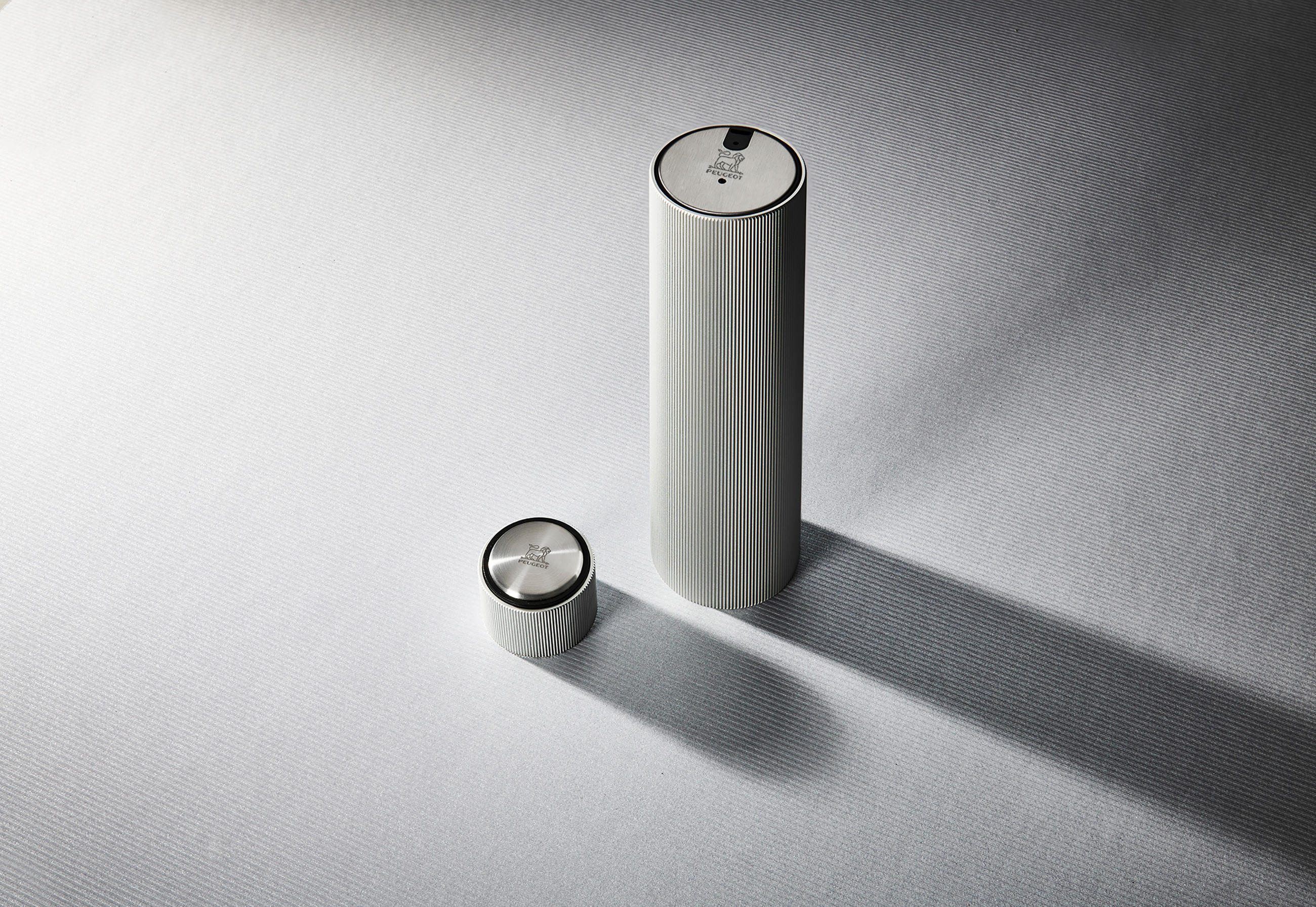 KORKENZIEHER Elektrisch Line Reverse 21cm Carbon - Grau, Metall (5.5cm) - PEUGEOT