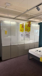 Drehtürenschrank