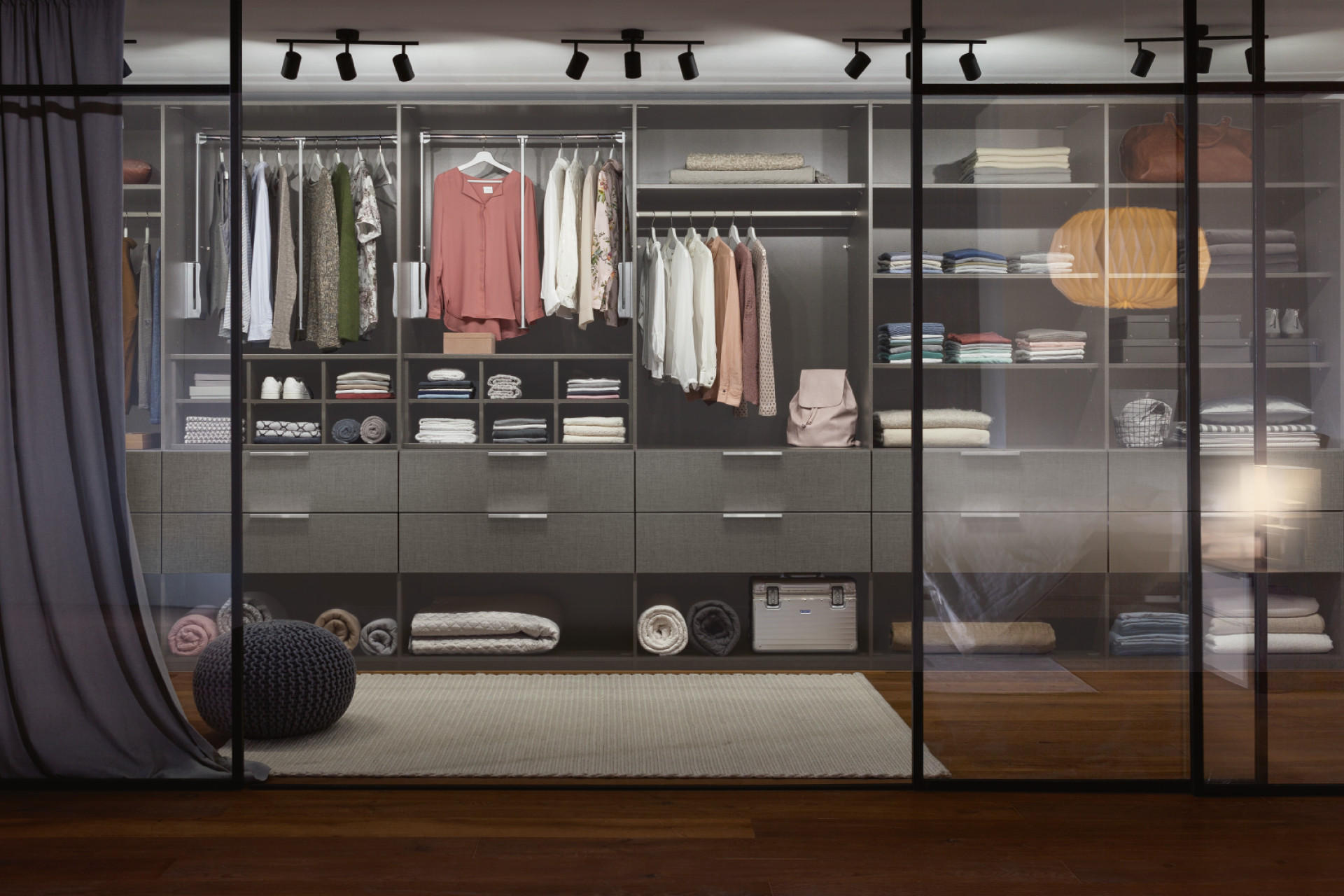Begehbarer Kleiderschrank: Planen in 9 Schritten XXXLutz Begehbarer Kleiderschrank: Planen in 9 Schritten XXXLutz