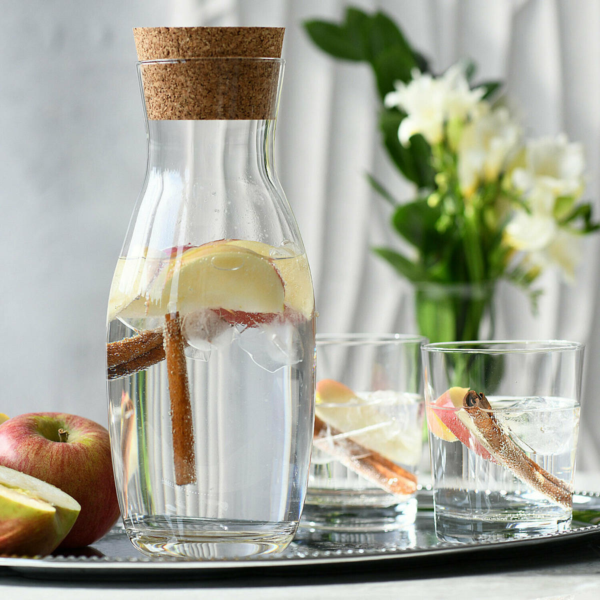 WASSERKARAFFE MIT KORKEN - Transparent, Glas (1.1L)