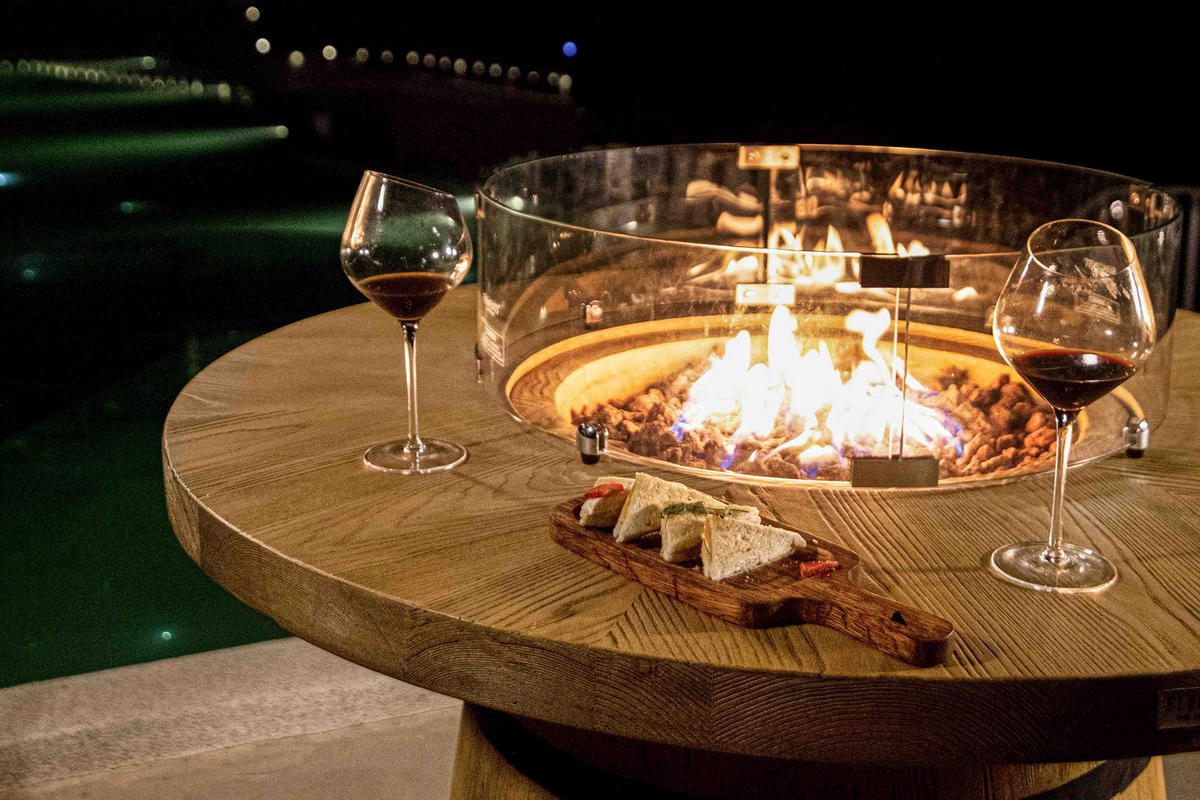 FEUERTISCH LAFITE Bartische aus Beton - 2-tlg. Set inkl. Glasumrandung - Naturfarben, Stein (122/110/122cm) - Elementi