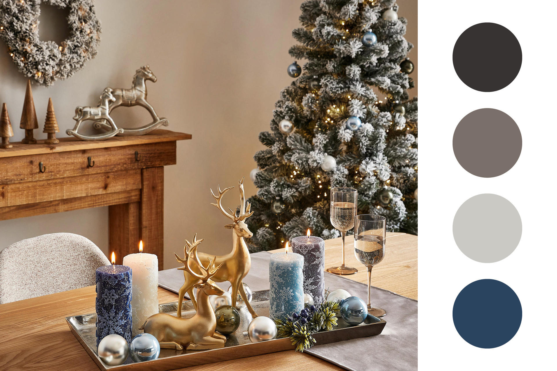 Gedeckter Tisch mit Weihnachtsdeko