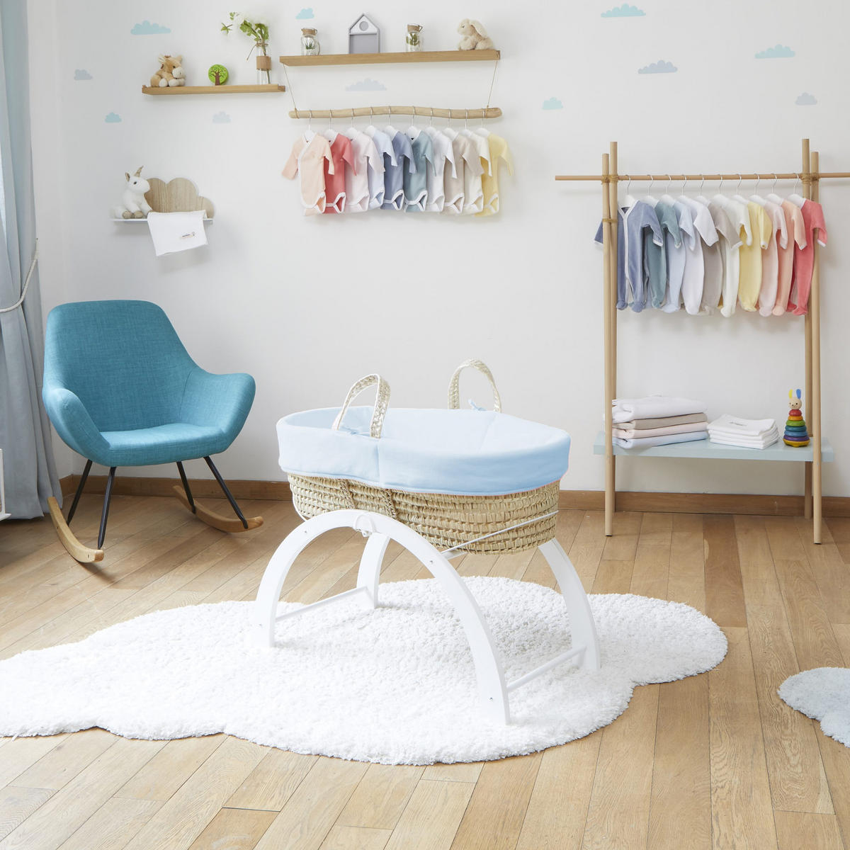 BABYTRAGEKORB mit umdrehbarem Gestell blau - Blau, Naturmaterialien (29/78cm) - Premiers Moments