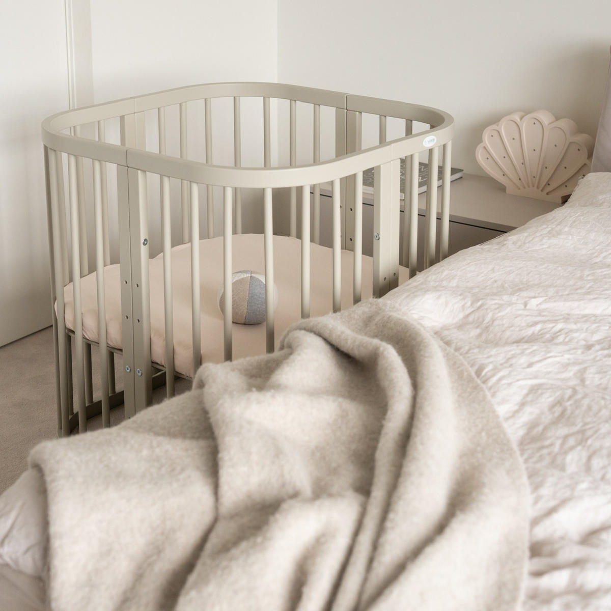 BABYBETT OLIVE, 7in1 mit Matratze - Olivgrün, Holz (73/123cm) - waldin