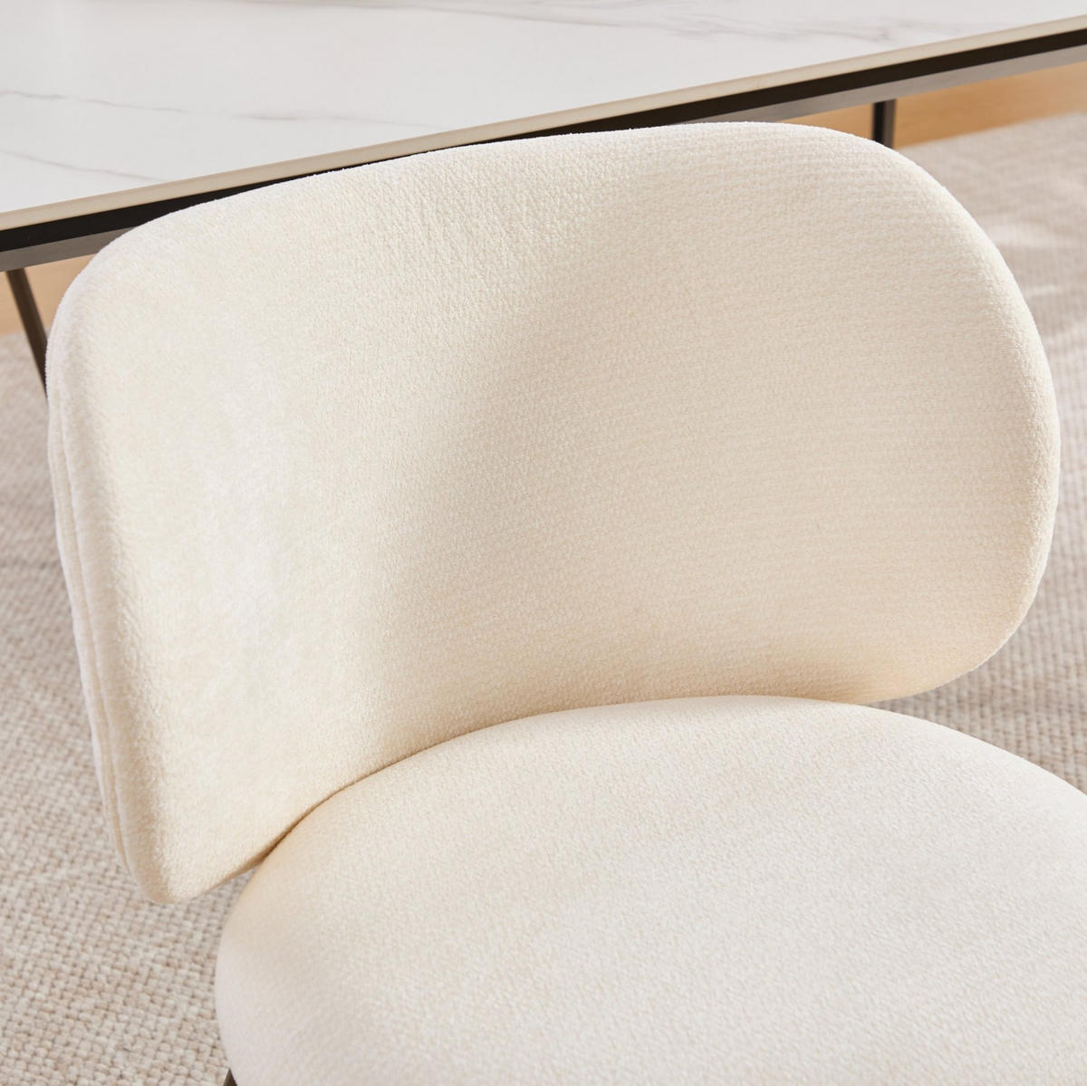 ESSZIMMERSTUHL mit gebogener Rückenlehne Chenille Creme Metallbeine - Beige, Metall (46.5/80/52cm) - Meubliv