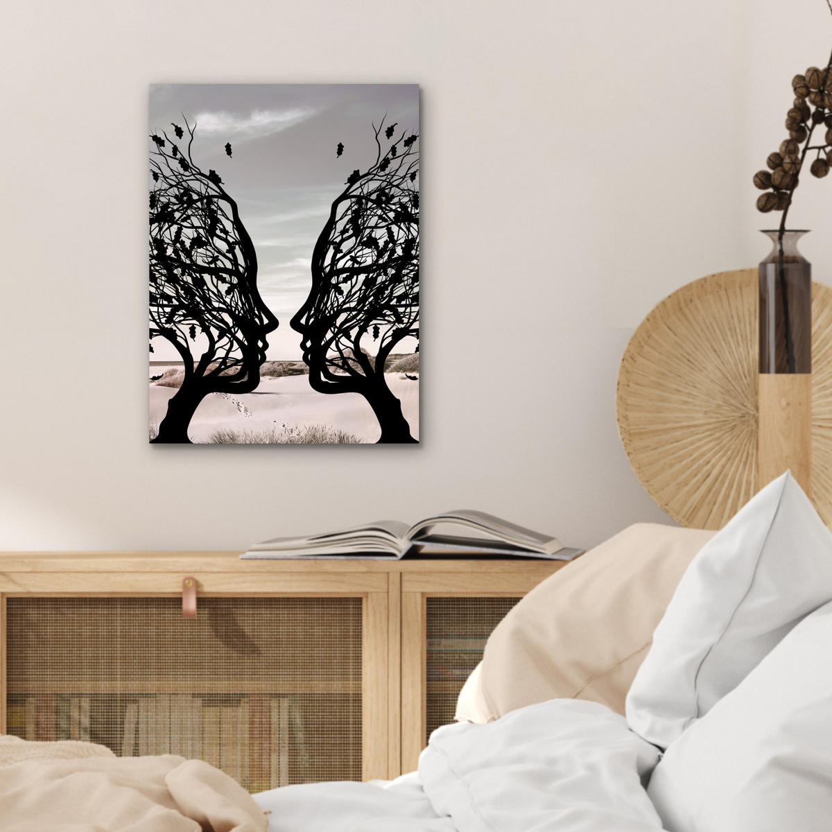 KOVOVÝ OBRAZ Pláž - more - ľudia - strom - moderné umenie 30x40 cm - svetlosivá, kov (30/40cm) - MuchoWow