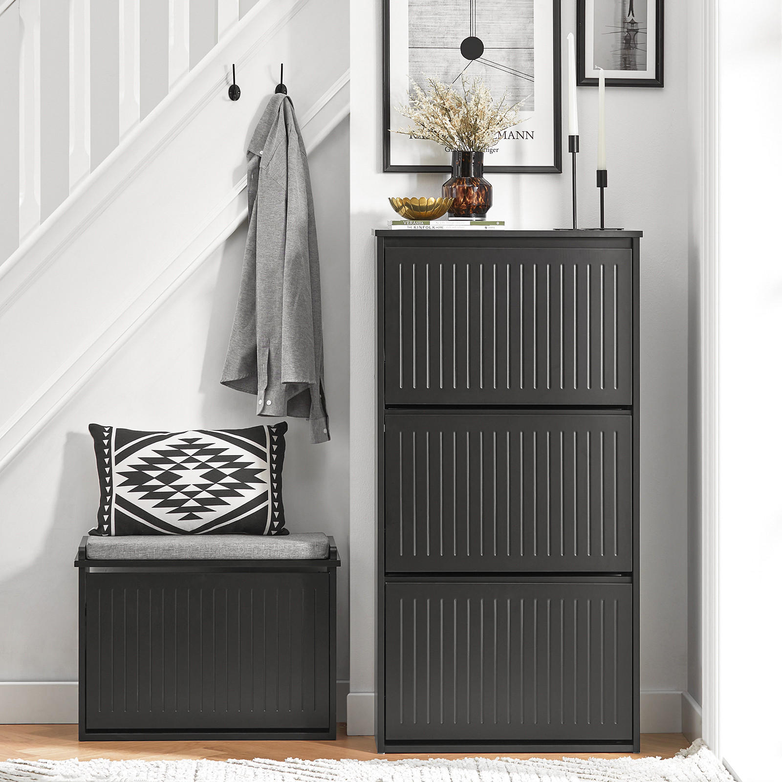 SCHUHSCHRANK mit 3 Klappen Schwarz - Schwarz, Holzwerkstoff (61/120/26cm) - SoBuy