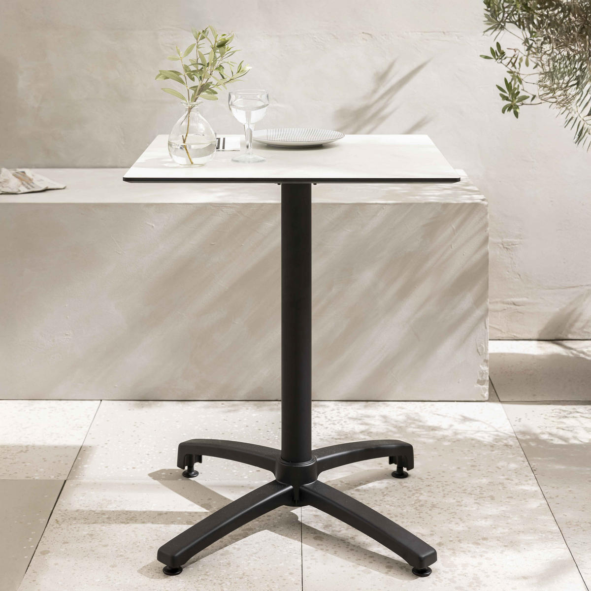 TERRASSENTISCH, Hellgrau - Grau, Holzwerkstoff (70/70/72cm) - Oviala
