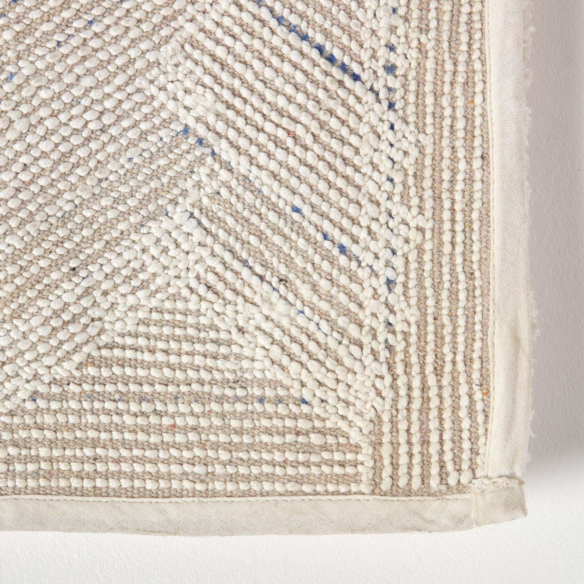 BADEMATTE 50/80 cm Chevron, Hochflor - Weiß, Textil (50/80cm) - Homescapes