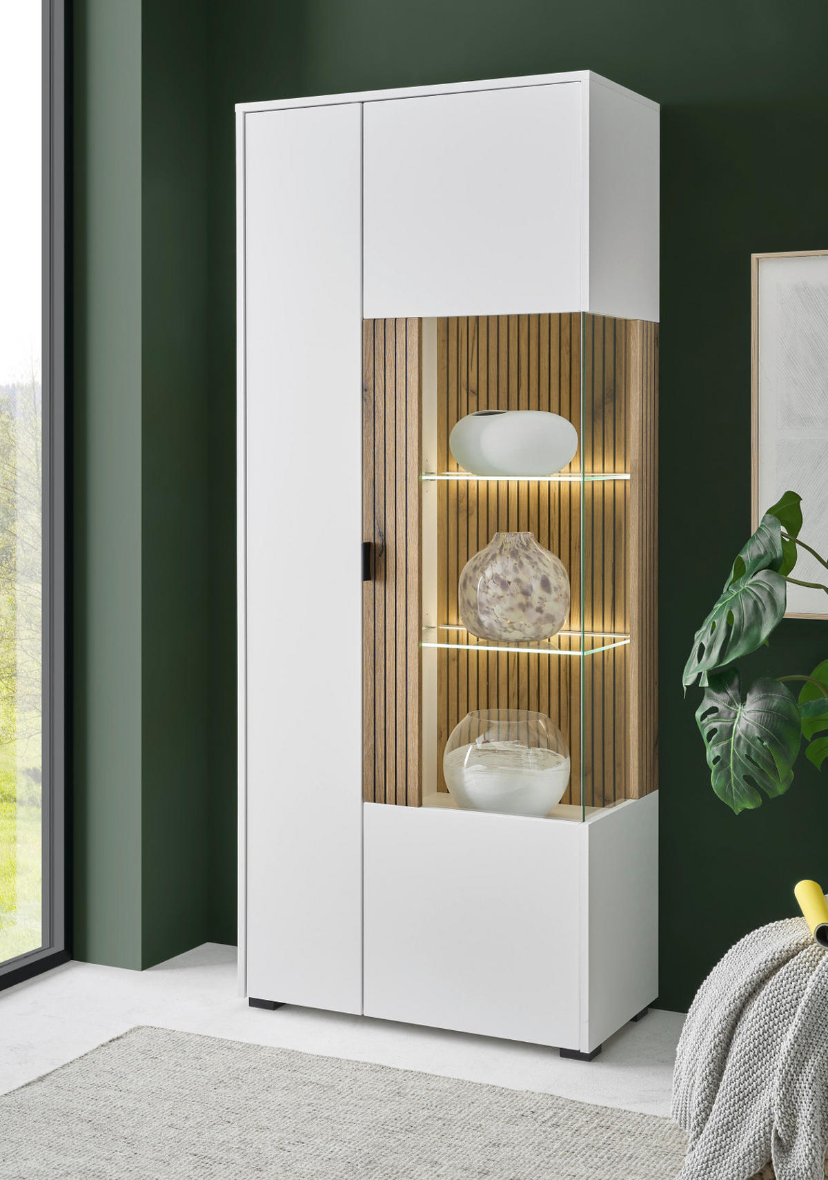 VITRINE weiß matt, Eiche 75 x 180 cm, Vitrinenschrank mit 10 Fächern und Soft-Close-Funktion - Eichefarben/Schwarz, Glas/Holzwerkstoff (75/180/38cm) - Furn.Design