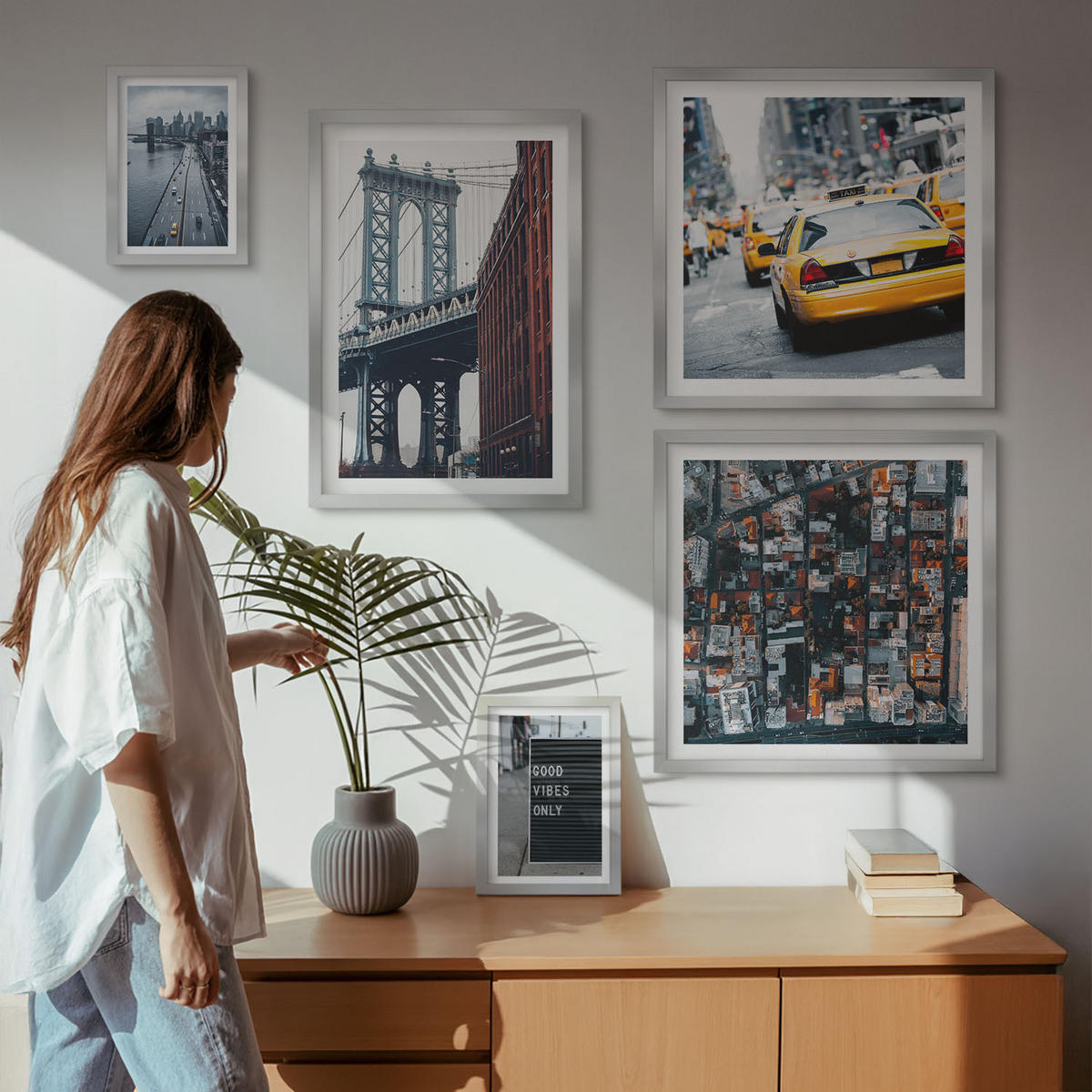 WANDBILDER 5er Set - 50x50 cm & 20x30 cm & 40x60 cm Silberner Rahmen - Brückenstadt-Inschriften aus der Vogelperspektive - Silberfarben, Kunststoff (40/60cm) - ArtPrintCave
