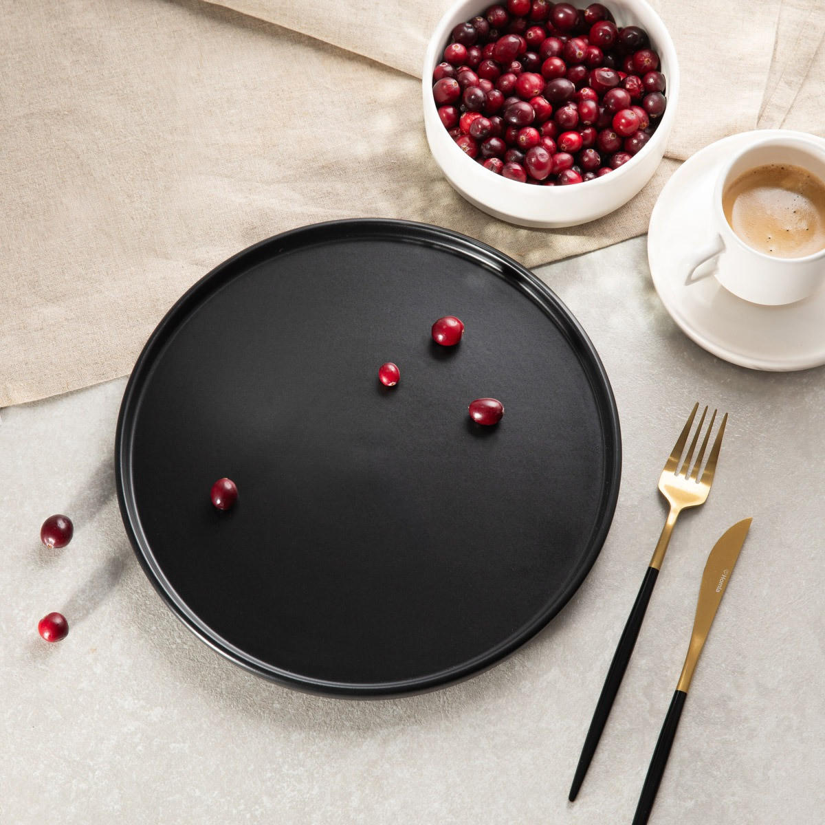 ESSTELLER Famelio schwarz 28 cm 6er-Set - Schwarz, Keramik (28cm) - Homla