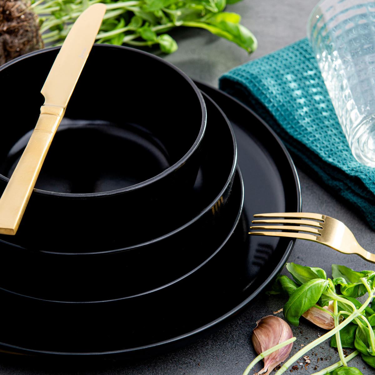 TAFELSERVICE VICTO 6 Personen 18-tlg Schwarz, Matte - Schwarz, Keramik (27/2/27cm) - KONSIMO®