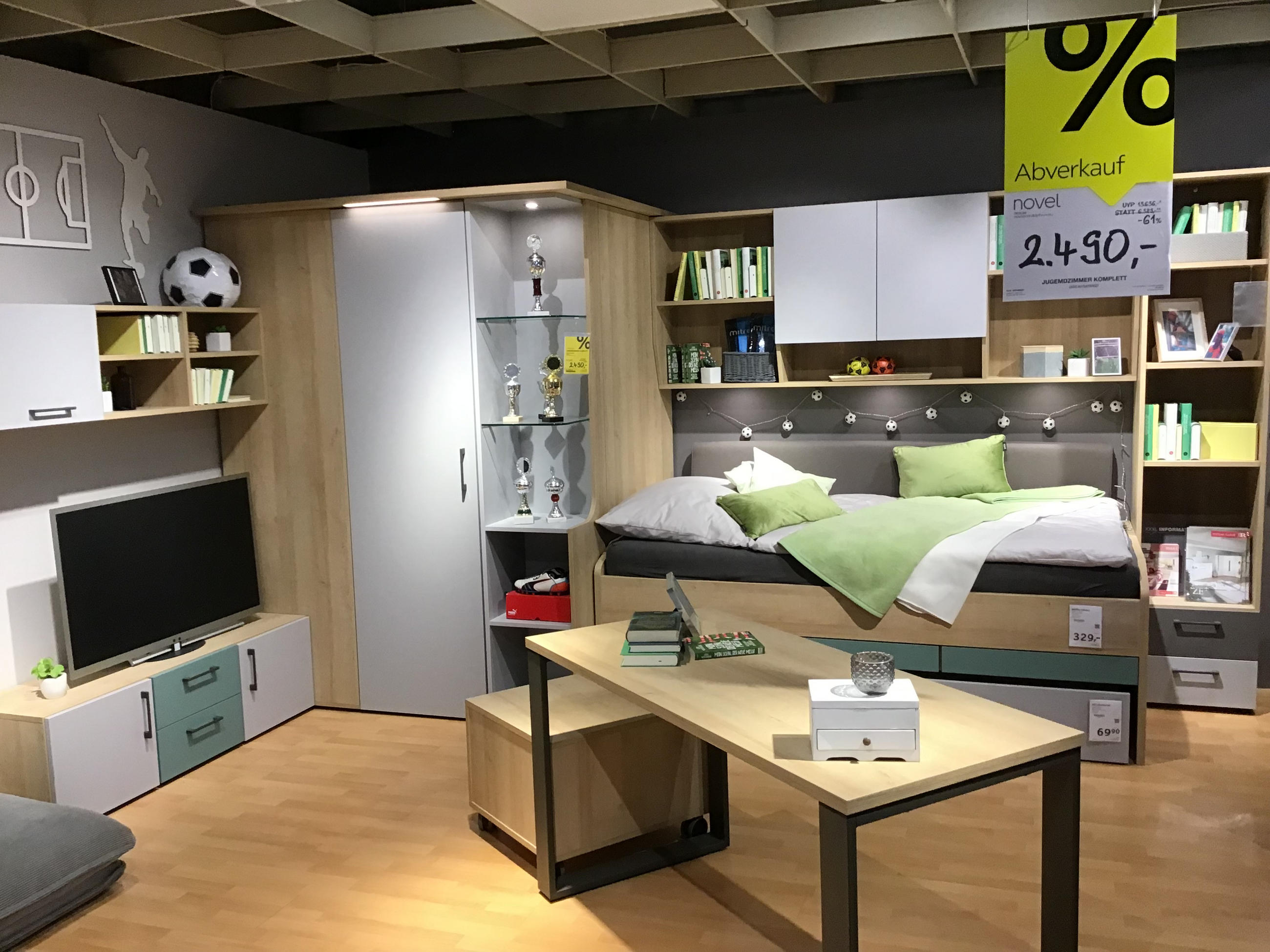 Jugendzimmer - Novel