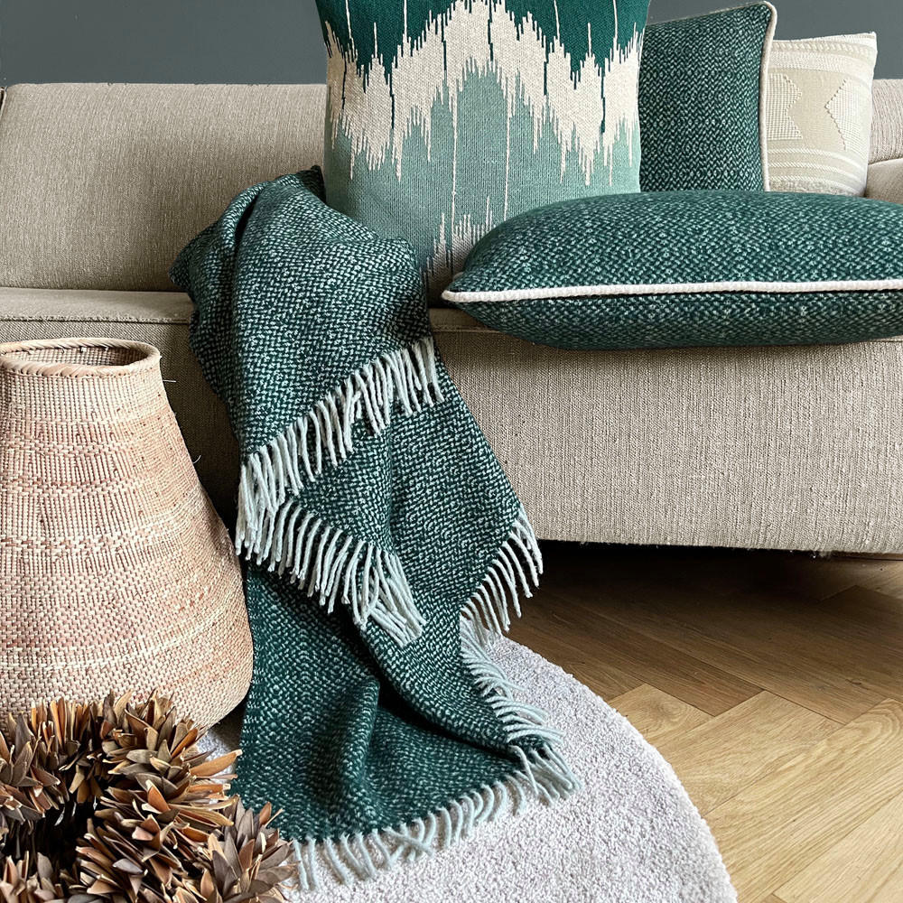 WOLLDECKE recycelt mit tannengrüner Struktur 131x170 - Grün, Textil (131/170cm) - Malagoon