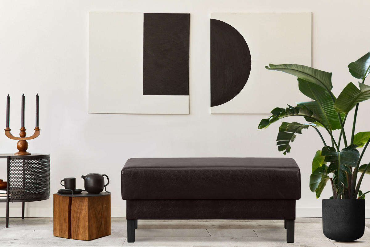 SITZHOCKER ESPECTO auf hohen Holzbeinen, Dunkebraun - Dunkelbraun/Schwarz, Textil (106/47/56cm) - KONSIMO®