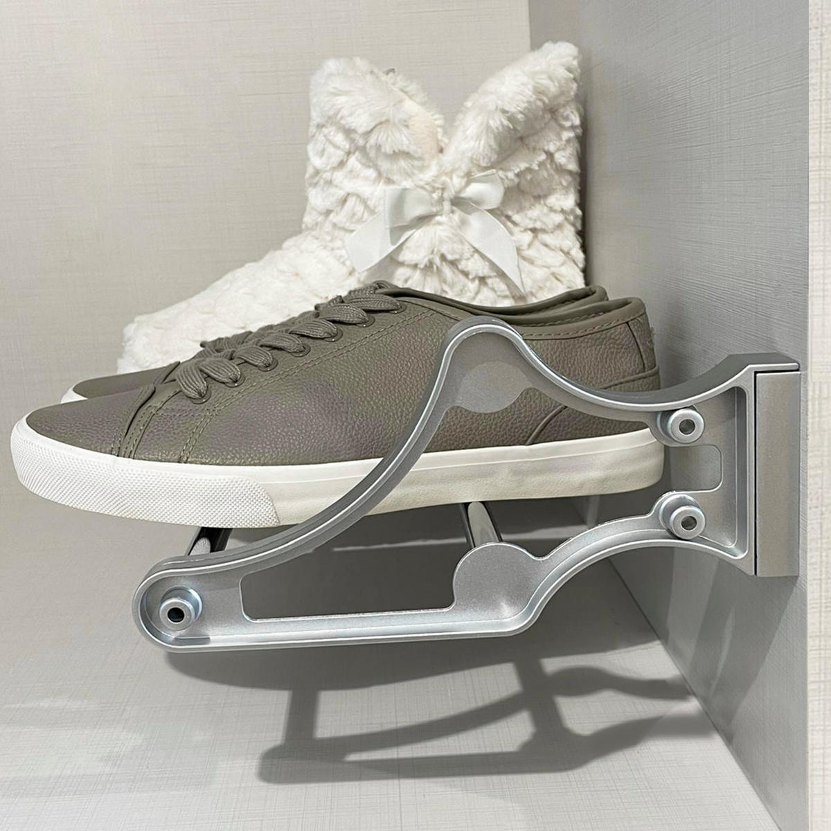 SCHUH-REGAL Self für Schrankinnenraum, Grau metallic, Stahl und Kunststoff - Silberfarben, Metall (10.5/22/100cm) - EMUCA