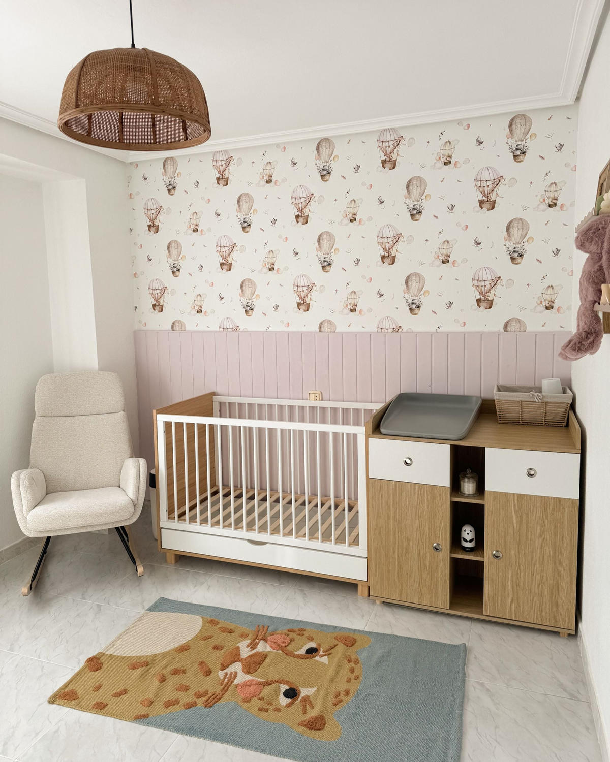 PŘEBALOVACÍ KOMODA DELISLE Světle hnědá - světle hnědá, kompozitní dřevo (90/90/69cm) - Beliani