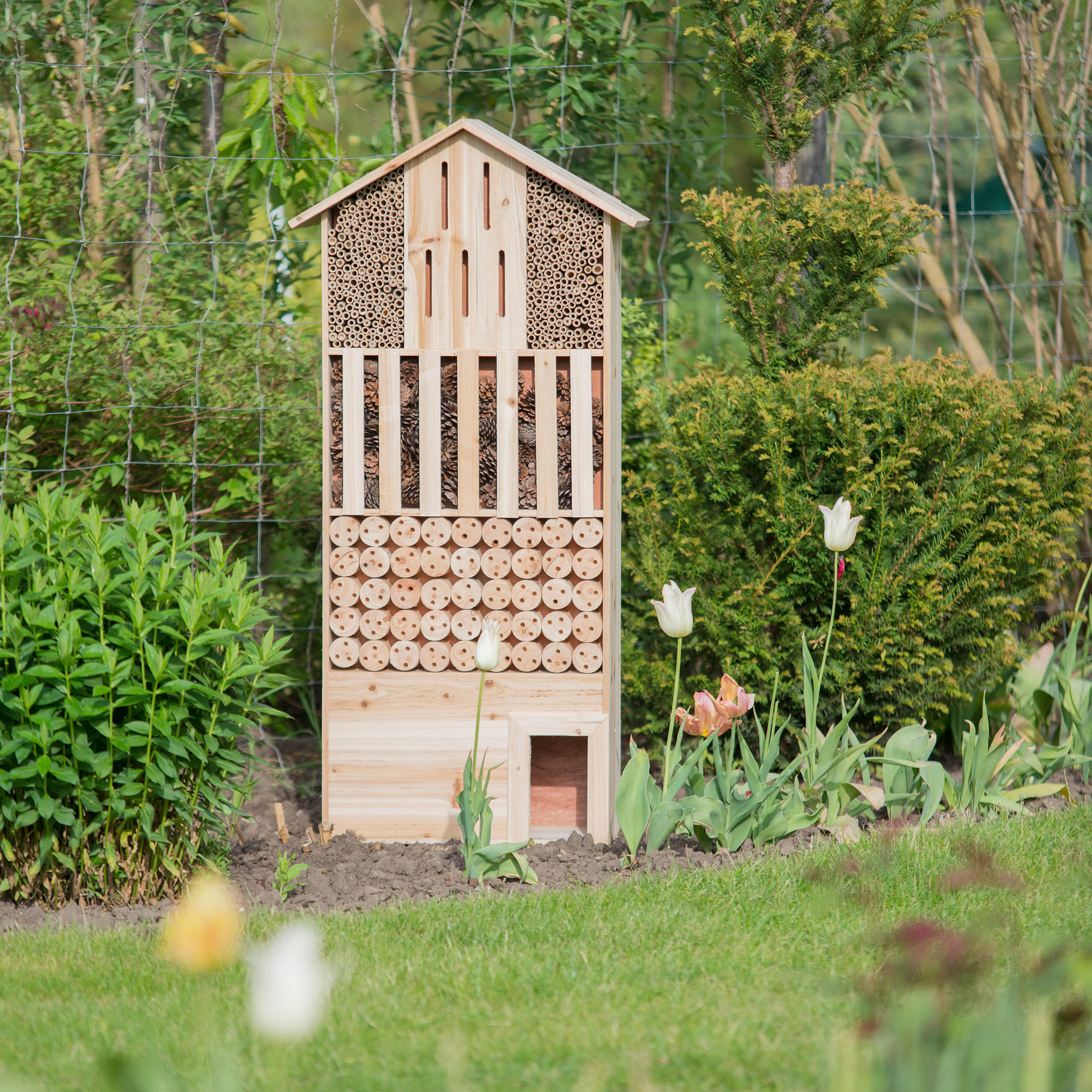 INSEKTENHOTEL - Hellbraun, Holz (57/118/24cm) - Relaxdays