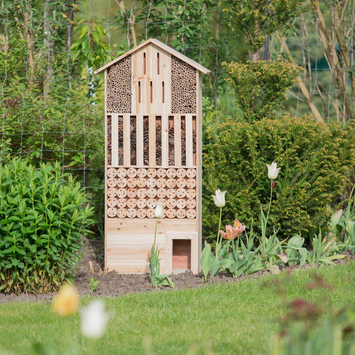 INSEKTENHOTEL - Hellbraun, Holz (57/118/24cm) - Relaxdays