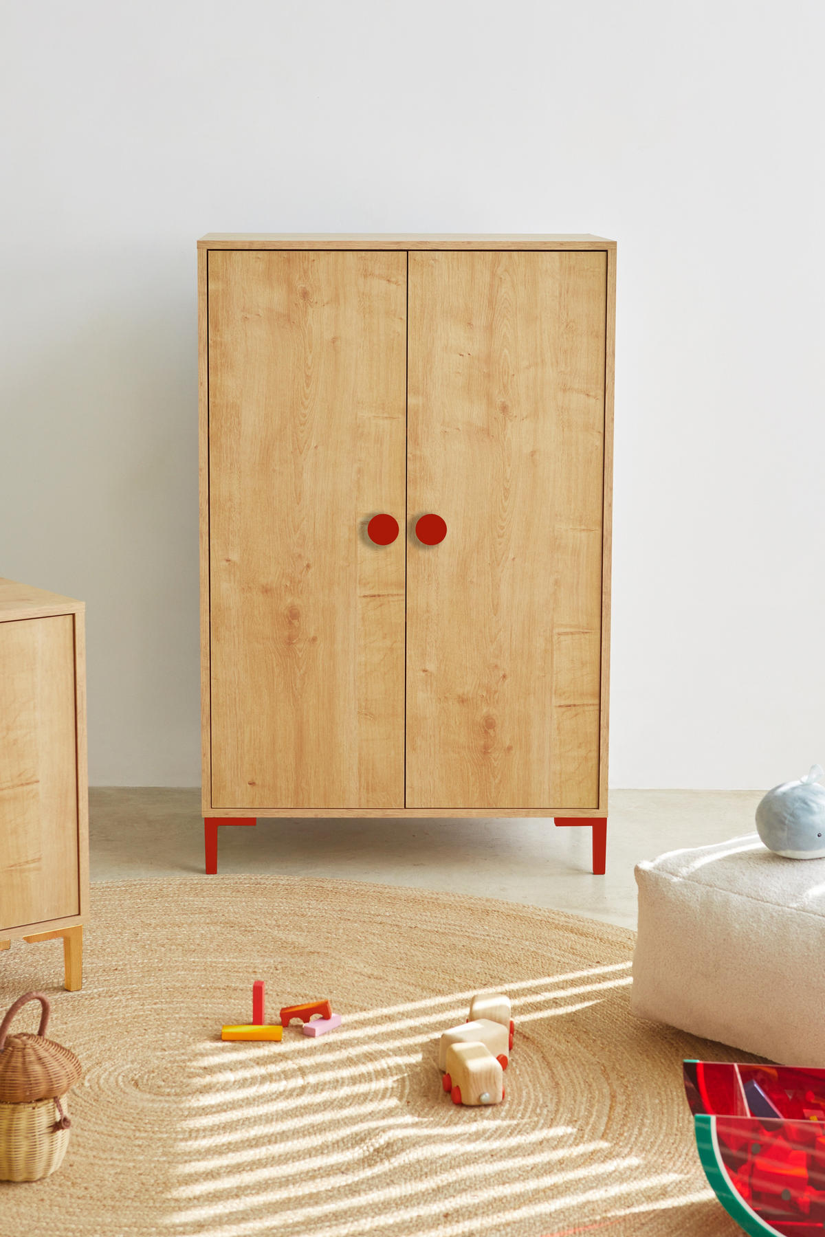 KLEIDERSCHRANK mit 2 Türen, Eichenholzoptik mit roten Details ALVA KIDS - Rot/Eiche Artisan, Holzwerkstoff (75/123/45cm) - RNT By Really Nice Things