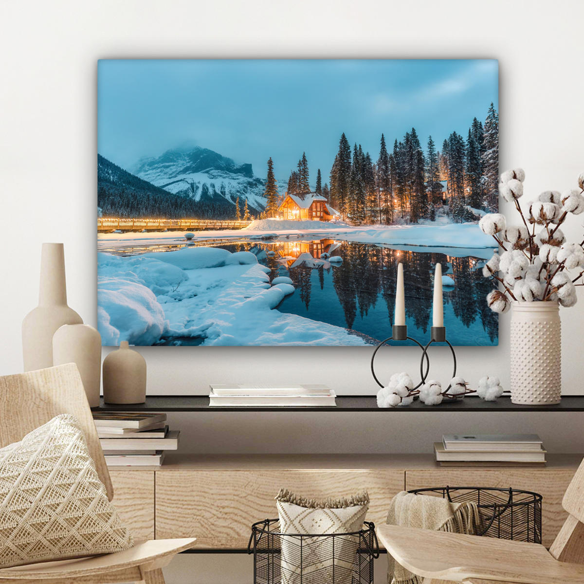 LEINWANDBILD Winterlandschaft - Natur - Haus - Berge - Schnee Wandbilder 80x60 cm - Hellblau, Textil (80/60cm) - MuchoWow