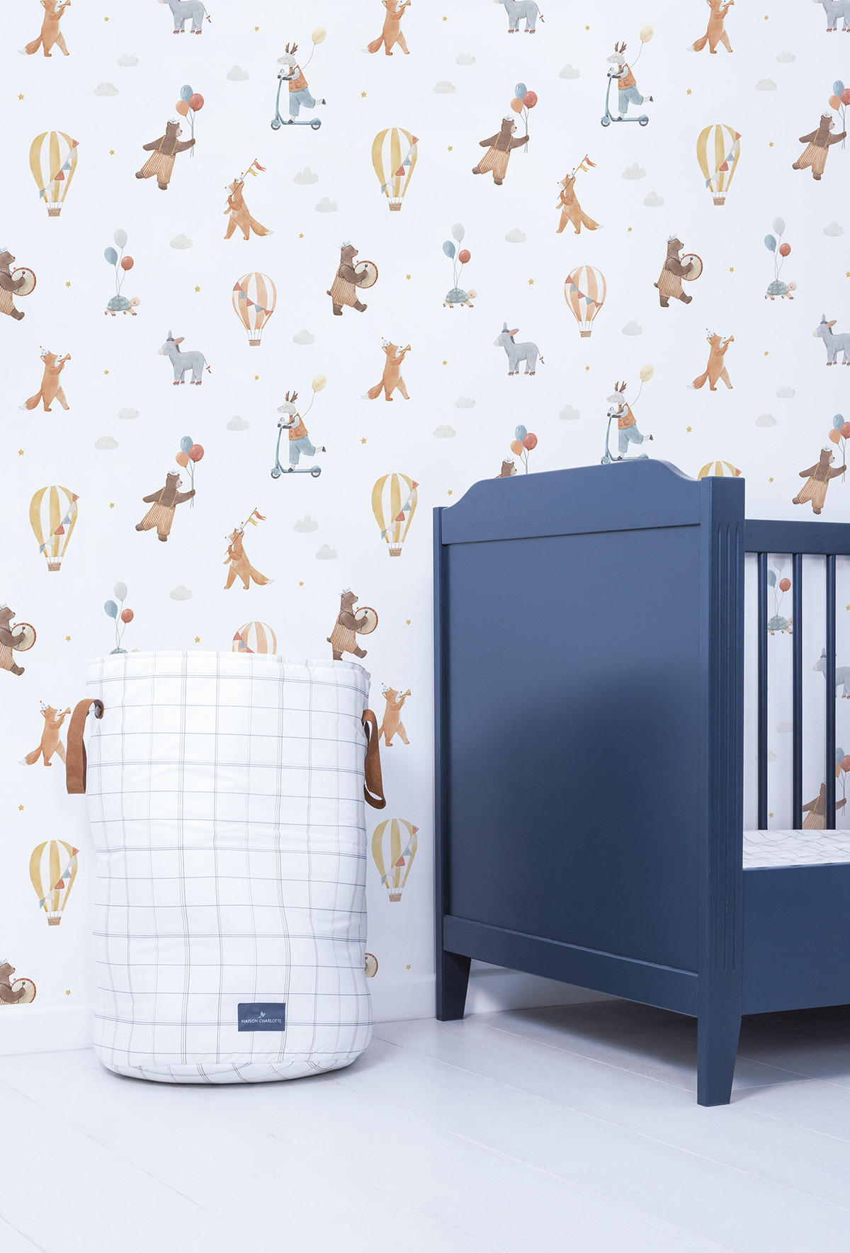 VLIESTAPETE Gentle Friends, Tiere und Heißluftballons 50cm x 10m, Mehrfarbig - Multicolor, Papier (50/1000cm) - Lilipinso