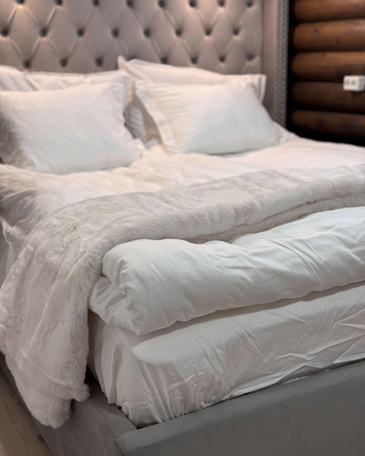 ČALOUNĚNÁ POSTEL 160/200 cm Světle šedá Lubbon - světle šedá, textil (160/200cm) - Beliani