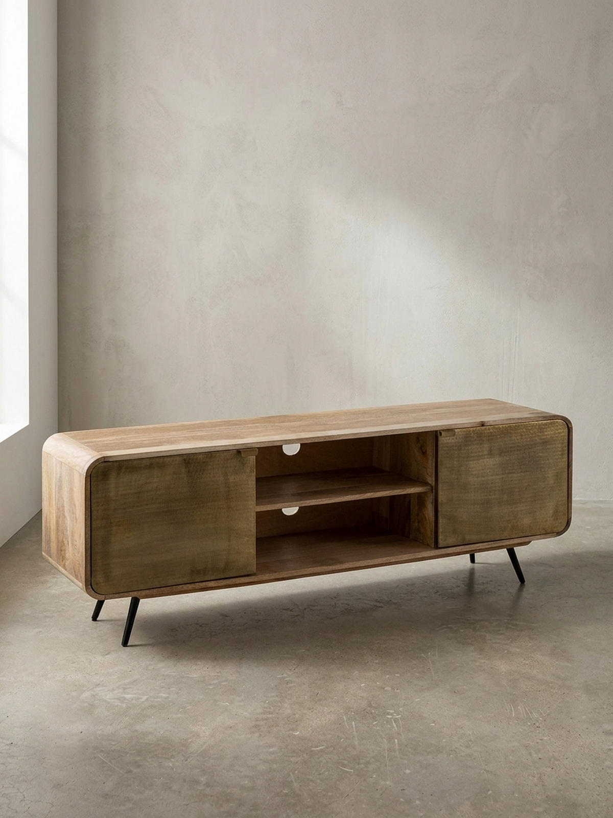 LOWBOARD Mango Massivholz Modern Stil 160x55x41 cm mit punzierten Türen - Schwarz/Braun, Holz/Metall (160/55/41cm) - KADIMA DESIGN