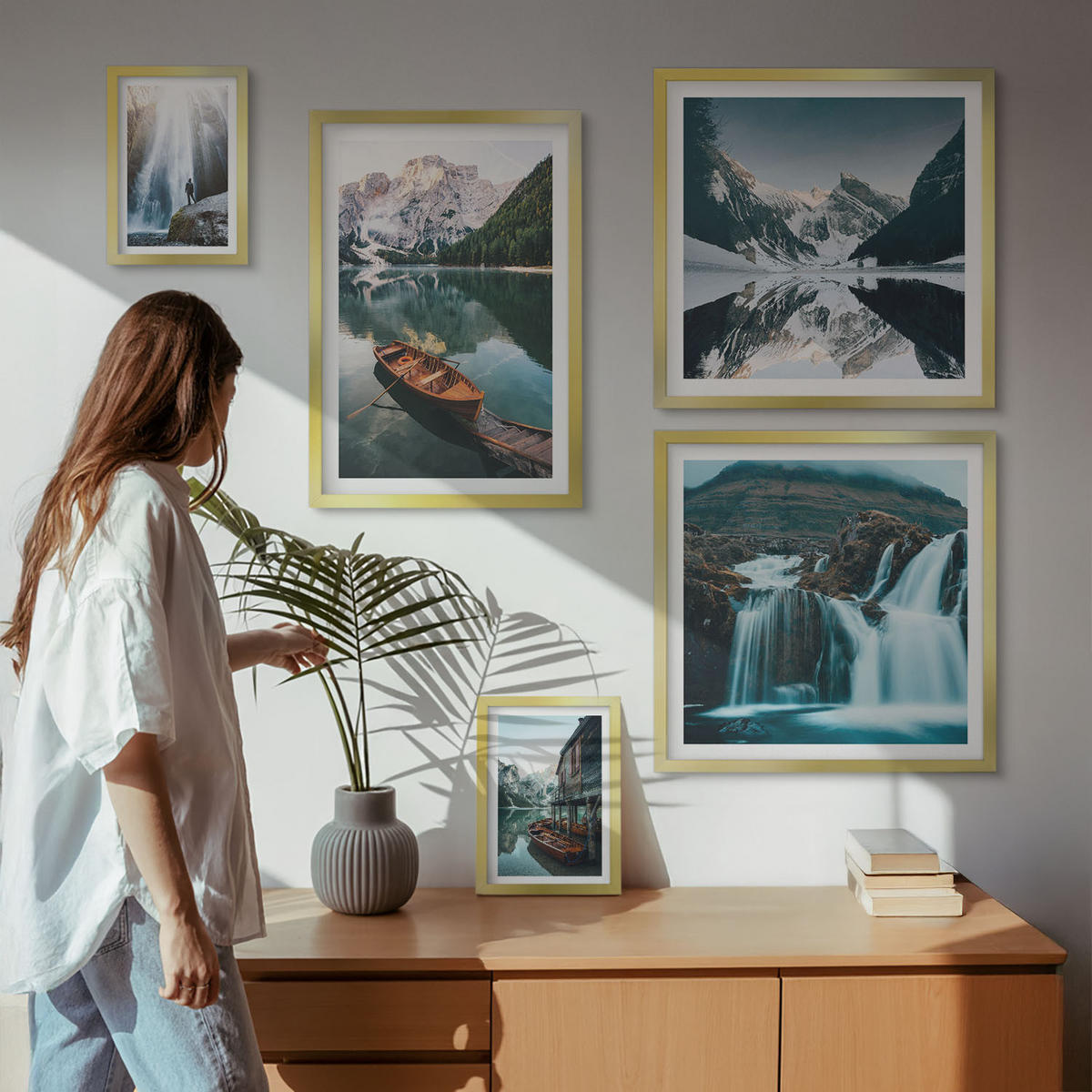 WANDBILDER 5er Set - 50x50 cm & 20x30 cm & 40x60 cm Goldrahmen - Spiegelung der Boote auf Bergseen - Goldfarben, Kunststoff (40/60cm) - ArtPrintCave