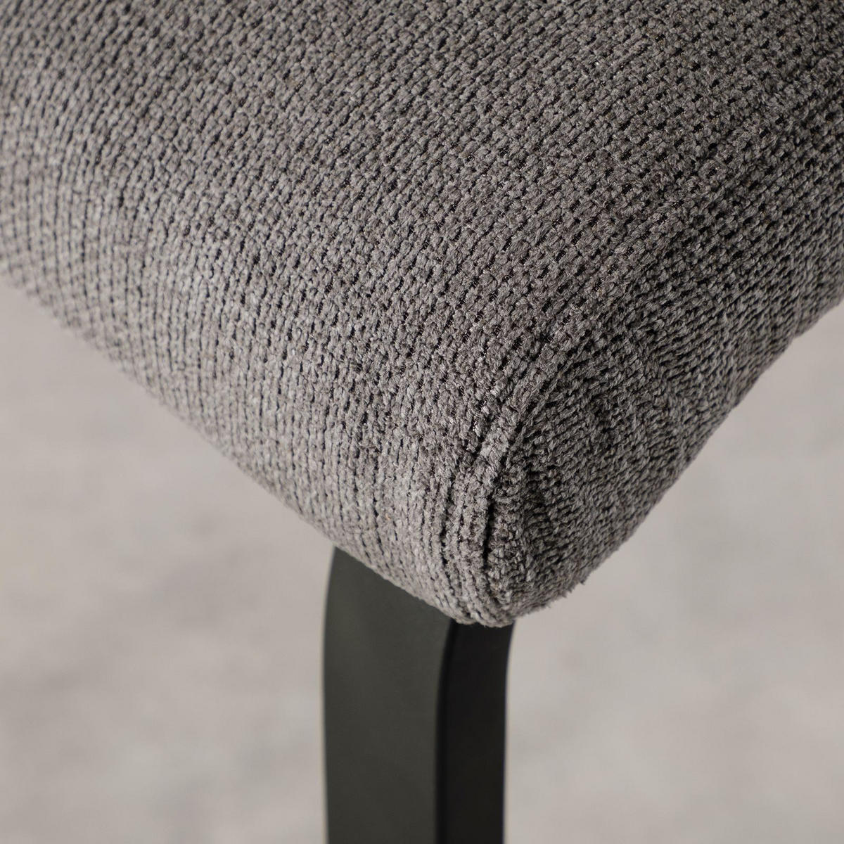 ESSZIMMERBANK VILAS - Schwarz, Textil/Metall (136/89/59cm) - IDIMEX