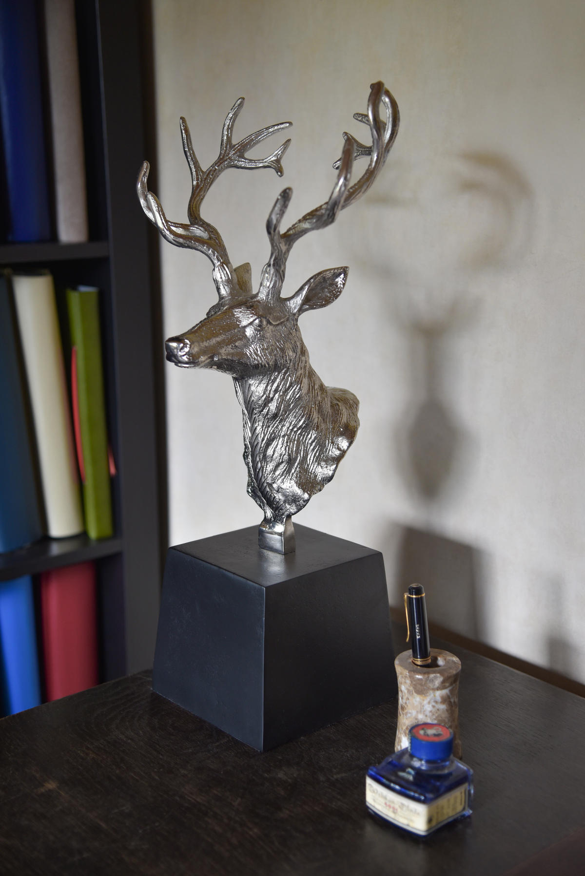 DEKO-HIRSCH Elsa Silber 48x19x21,5cm - Silberfarben, Metall (19/48/21.5cm) - DELUKE